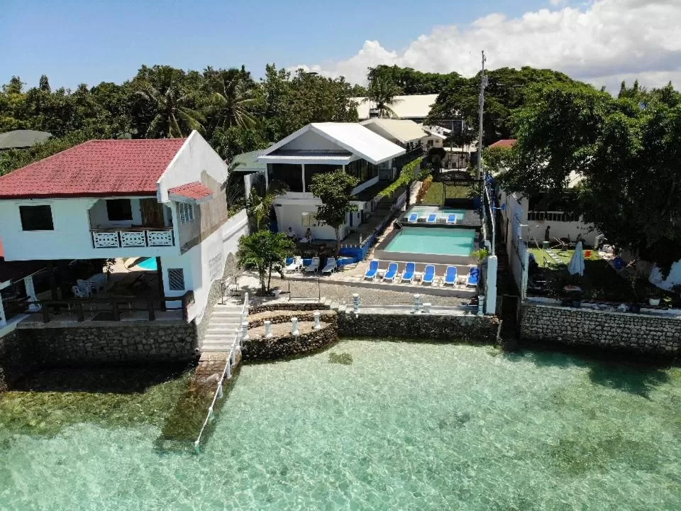 Day, Pool View in Pescadores Suites Moalboal