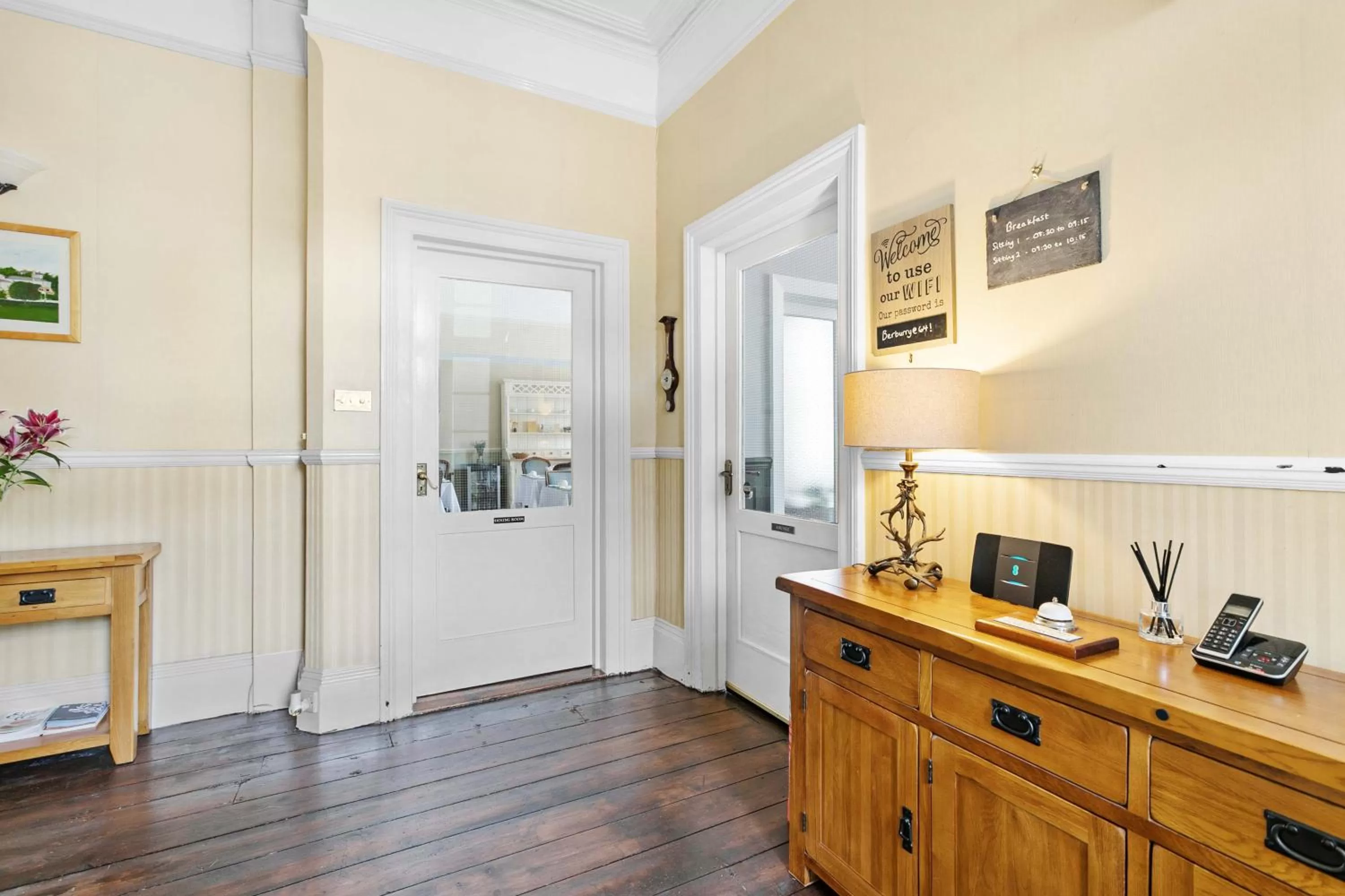 Facade/entrance in The Berburry