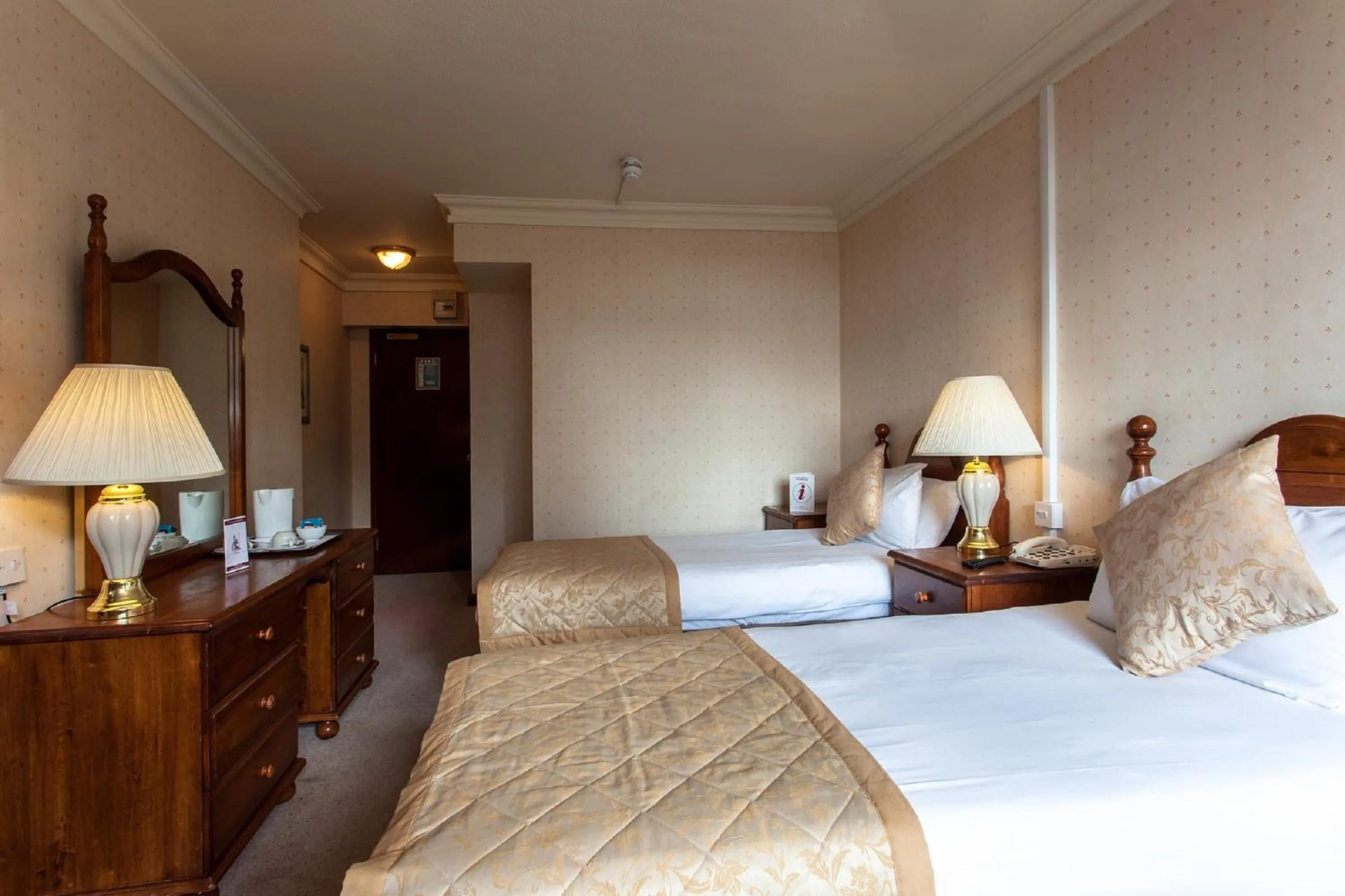 Twin Room in Britannia Hotel, Hampstead