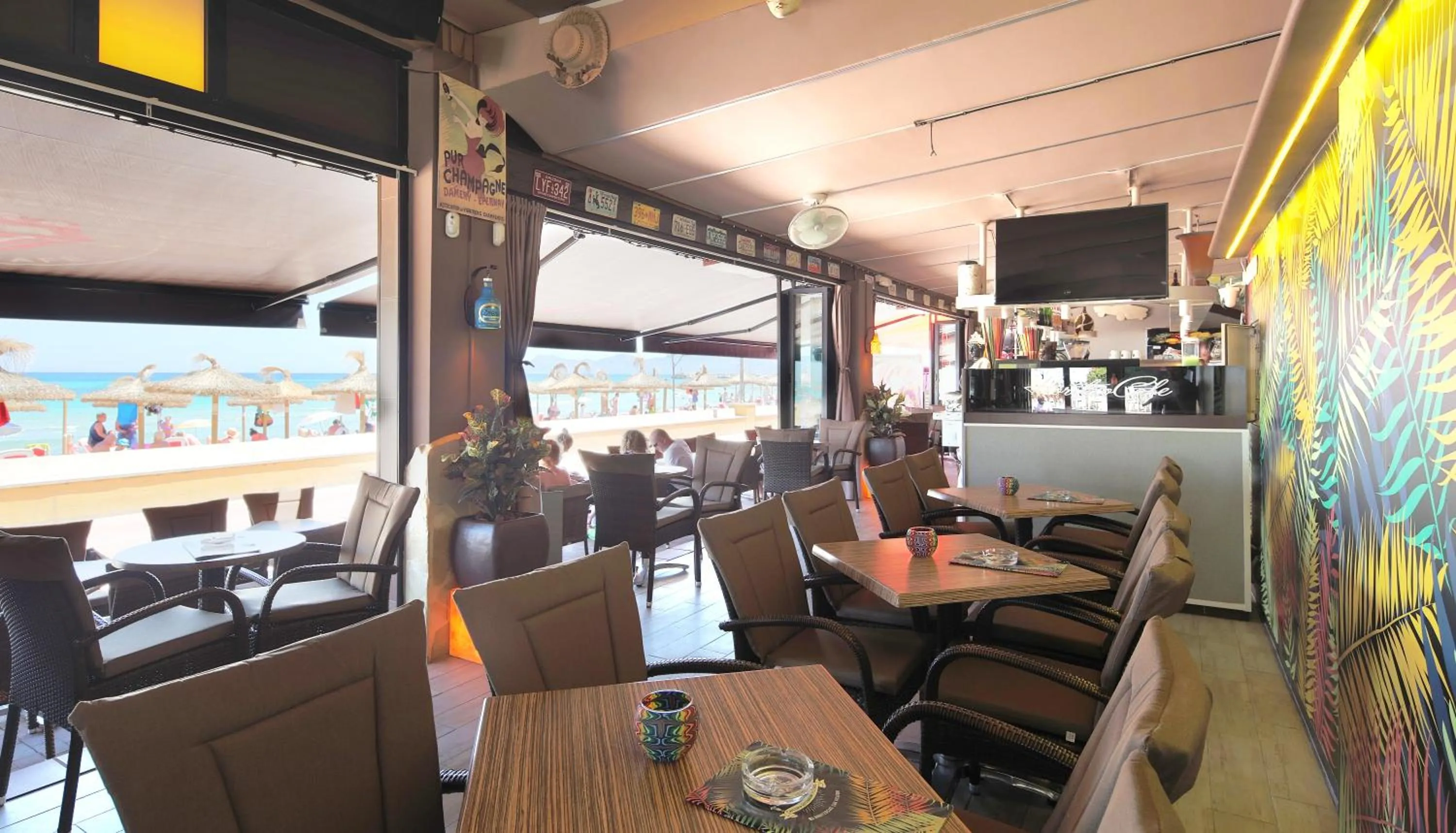 Restaurant/places to eat in JS Horitzó