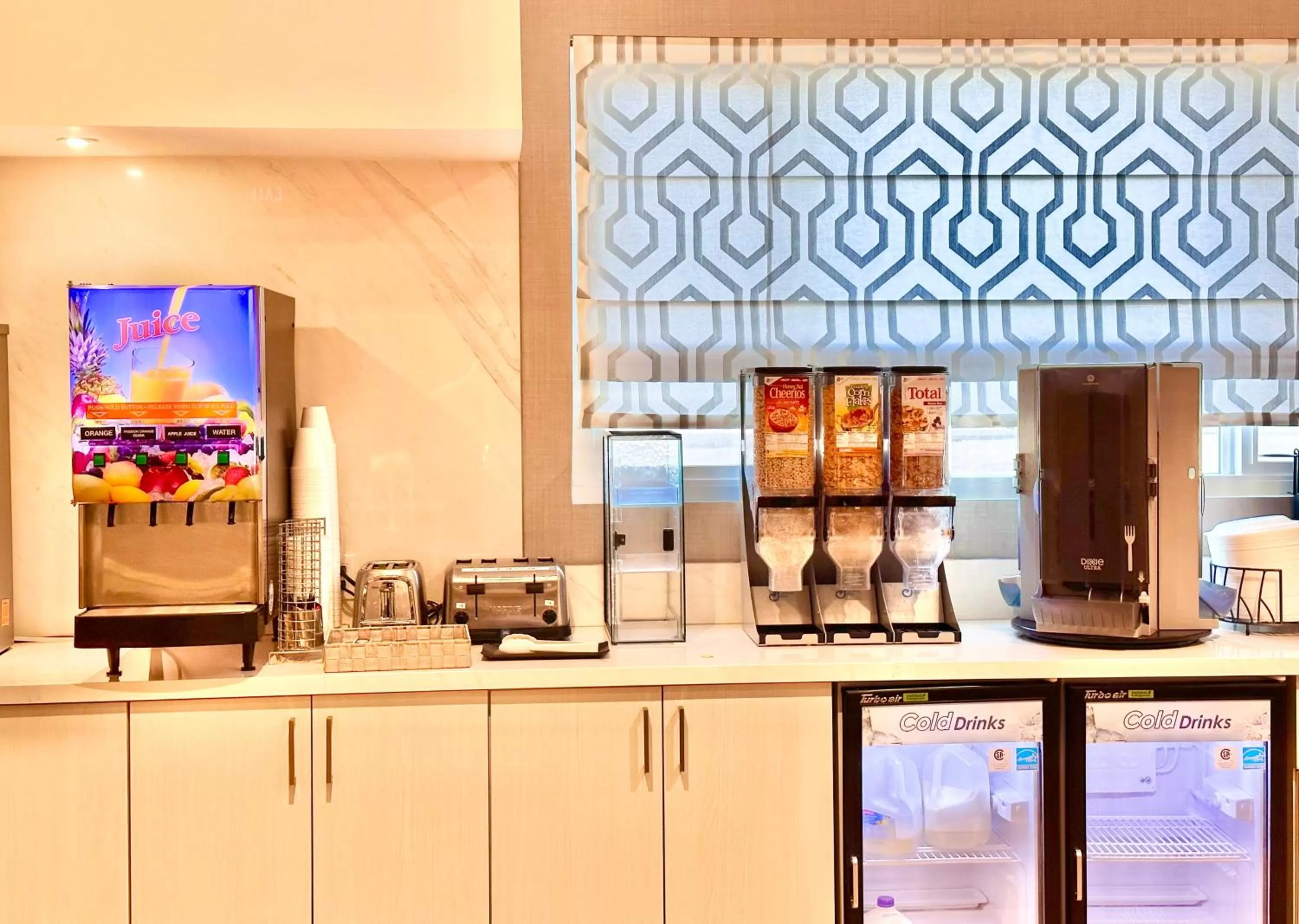 Breakfast in Lincoln Hotel Monterey Park Los Angeles