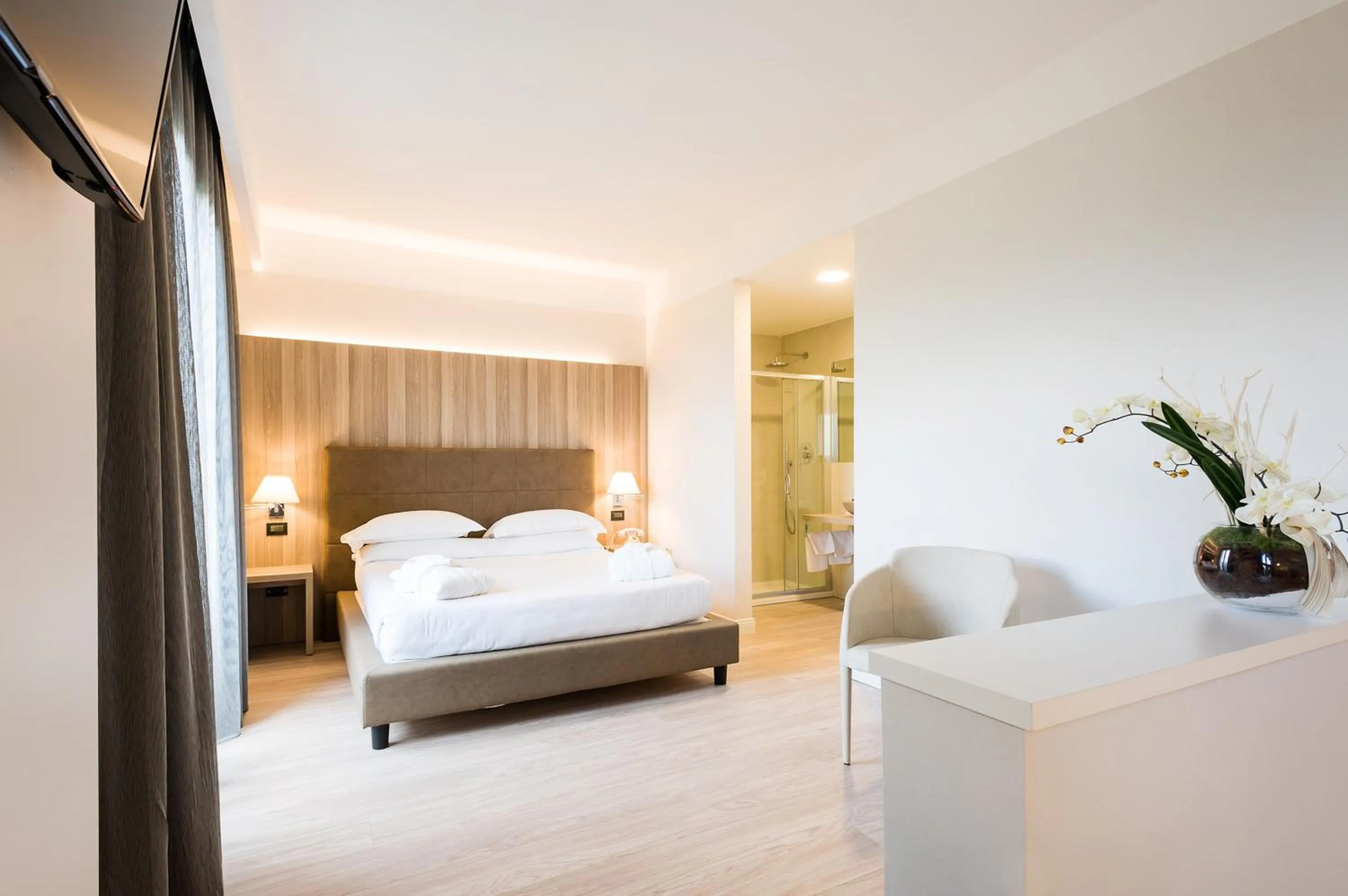 Photo of the whole room, Bed in Hotel Garden Experience