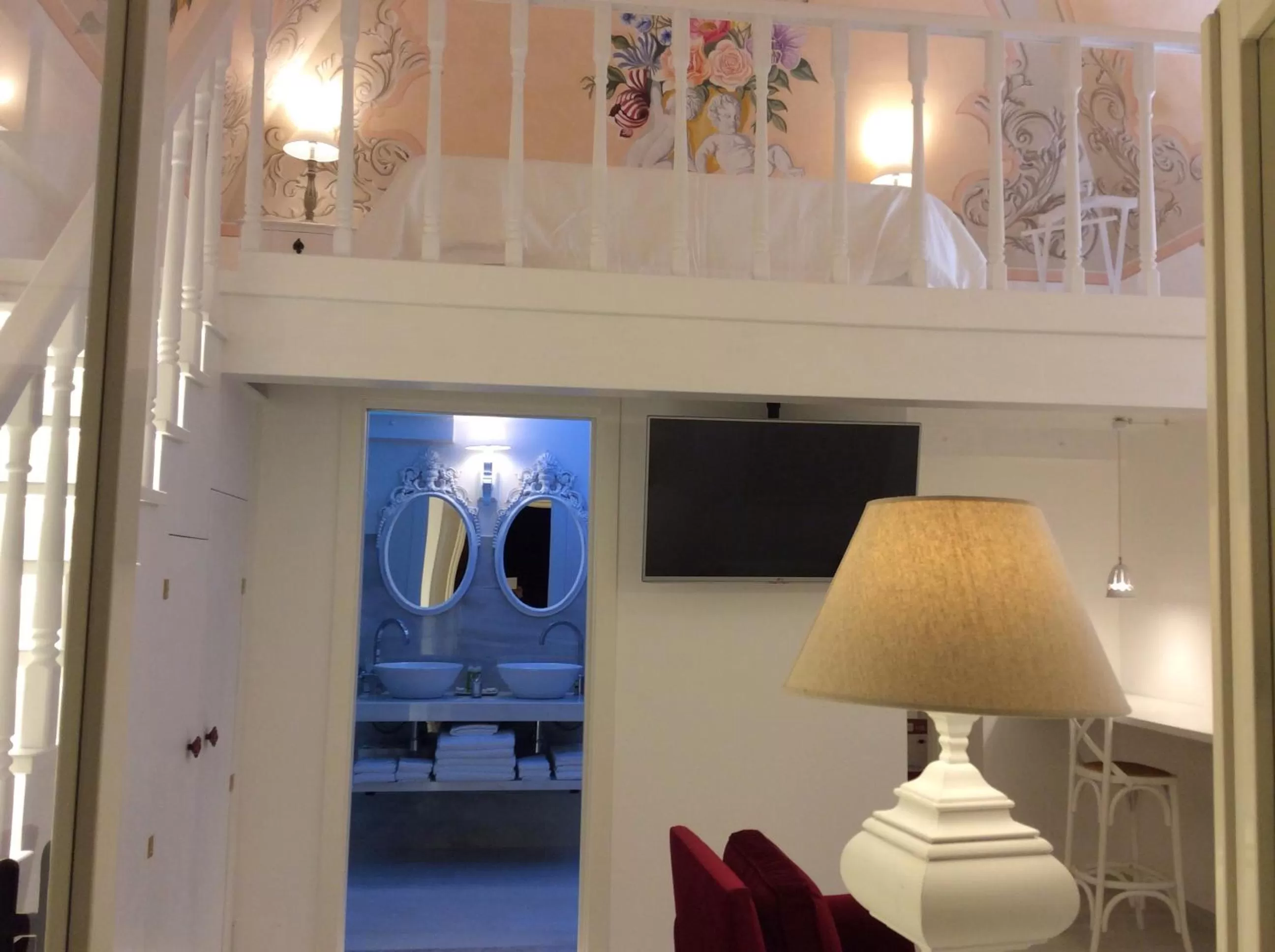 Photo of the whole room in Suite Le Perle