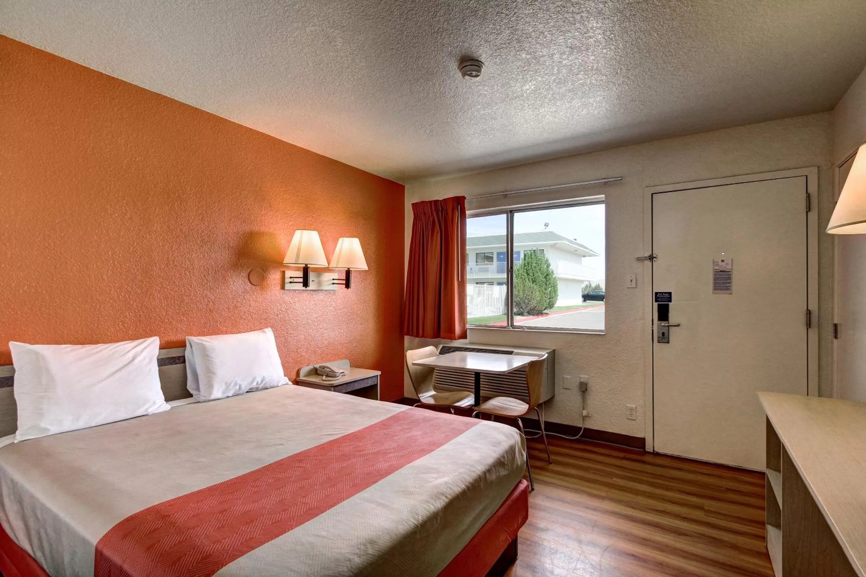 Photo of the whole room, Bed in Motel 6 Wells