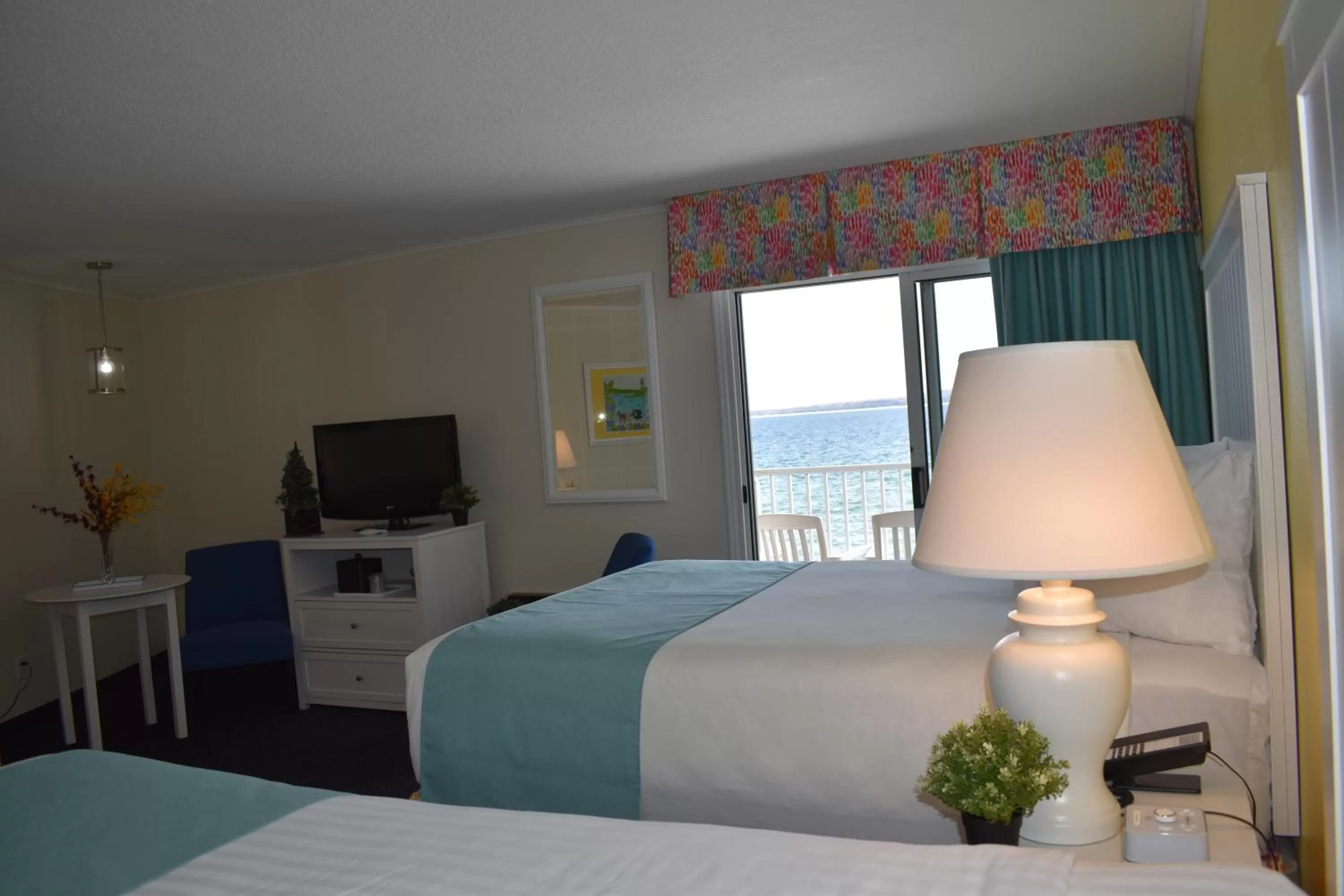Bed in Breakers Resort - Lakeside