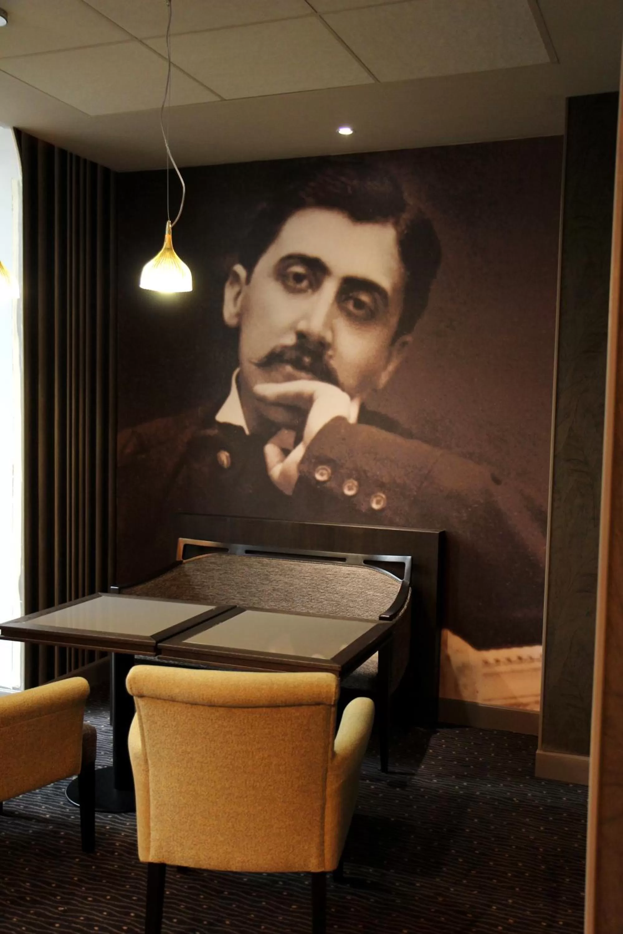 Restaurant/places to eat in Hotel Litteraire Le Swann, BW Premier Collection