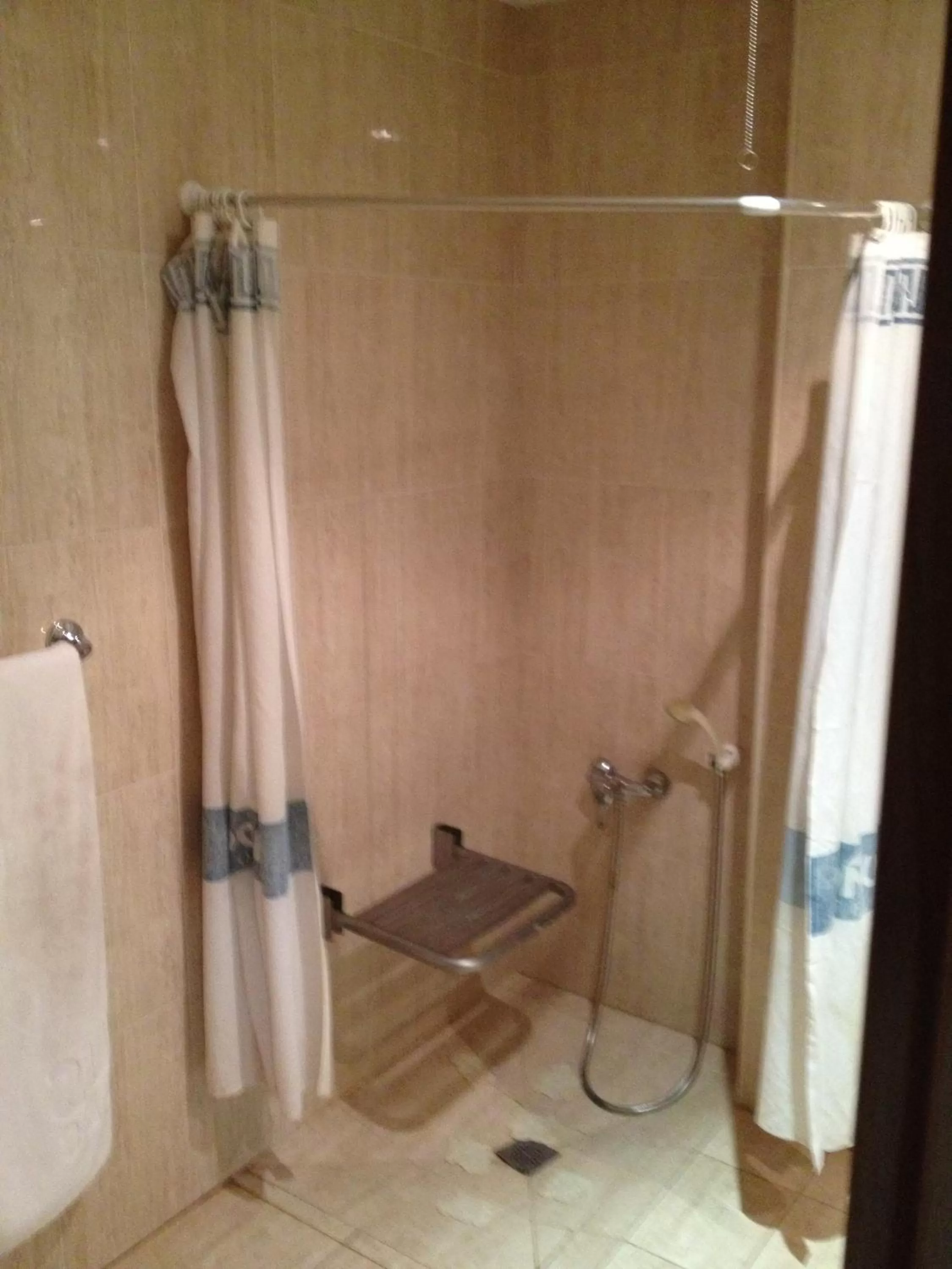 Bathroom in Puerta de Santillana