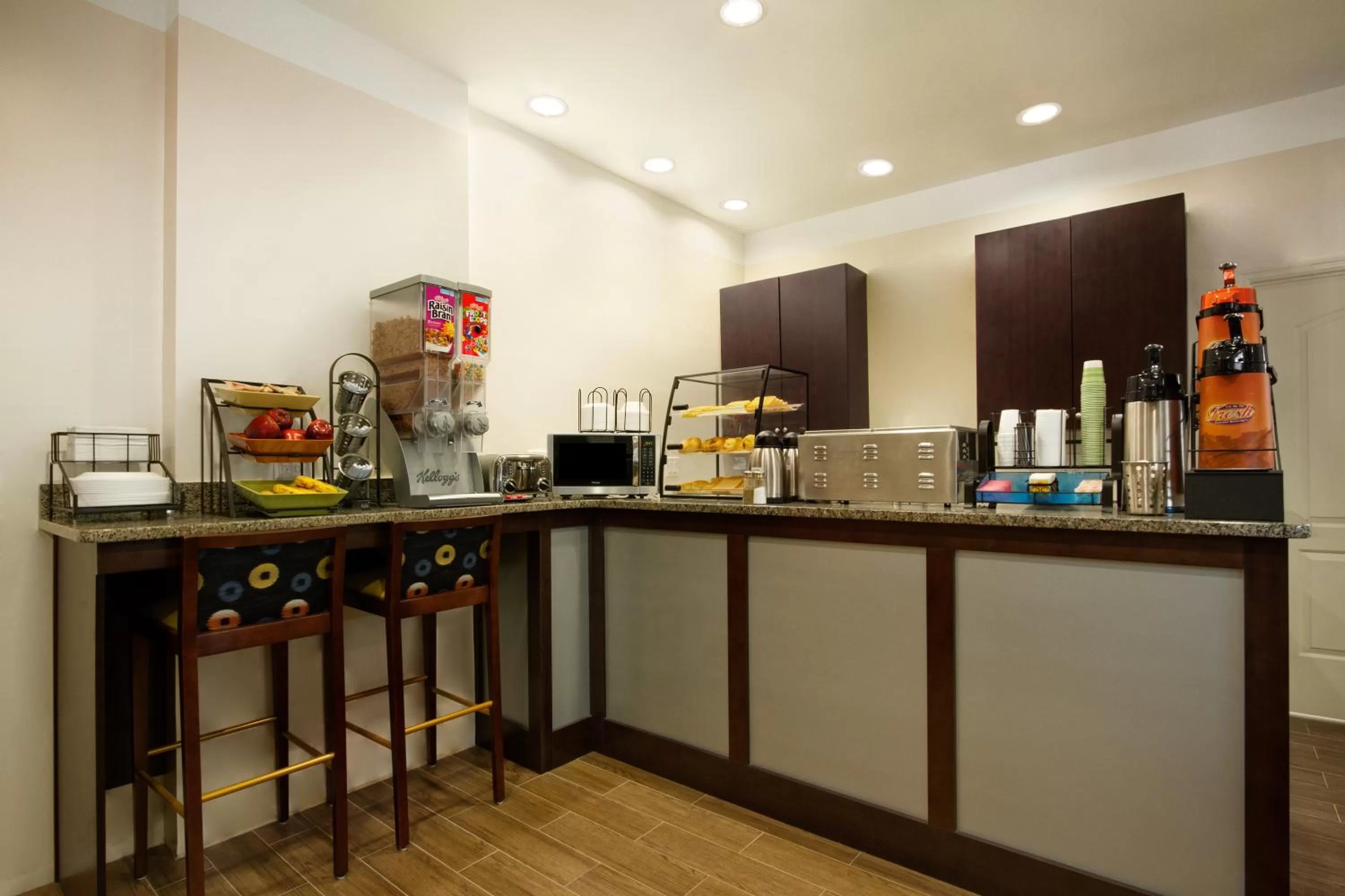 Restaurant/places to eat in Days Inn by Wyndham Fultondale