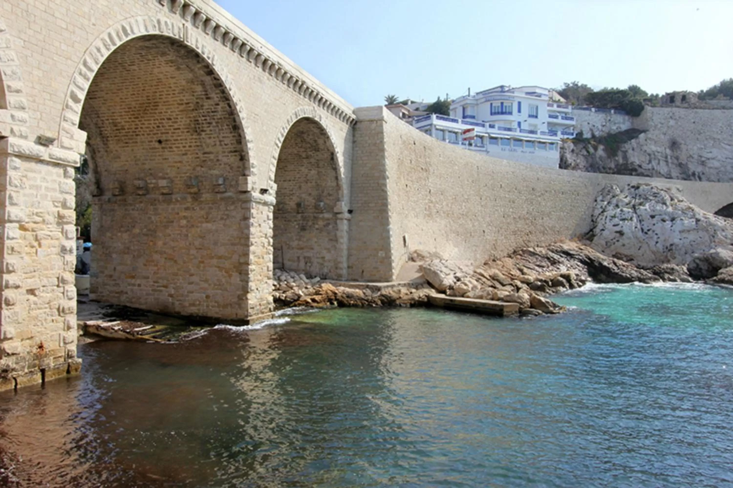Property building in Le Rhul