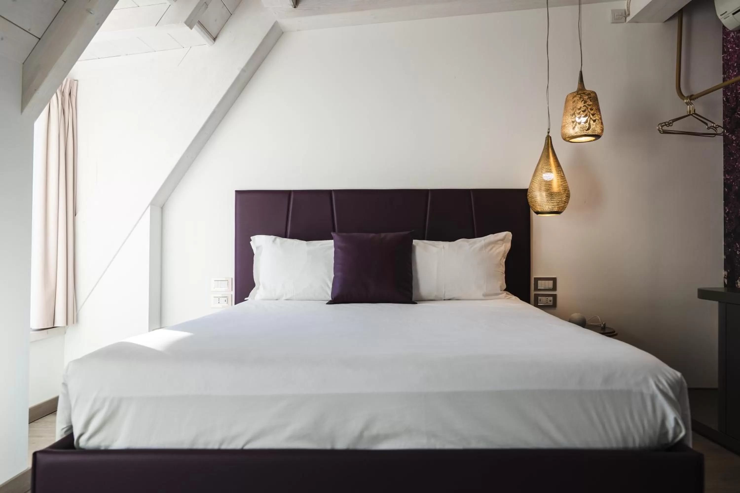 Photo of the whole room, Bed in LUXURY SUITES ROCOPOM - Lake Front