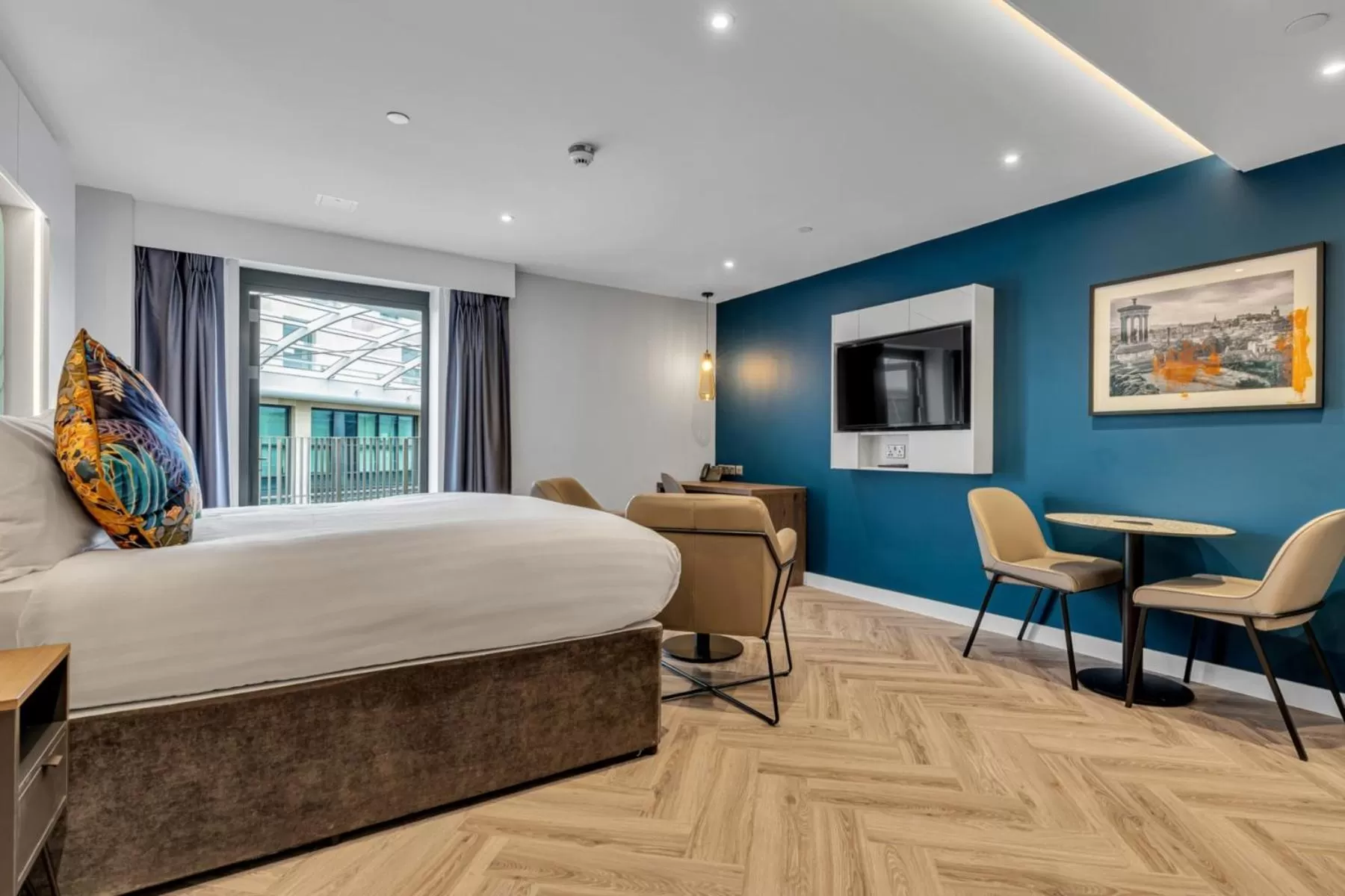 Bedroom, Bed in Roomzzz Edinburgh