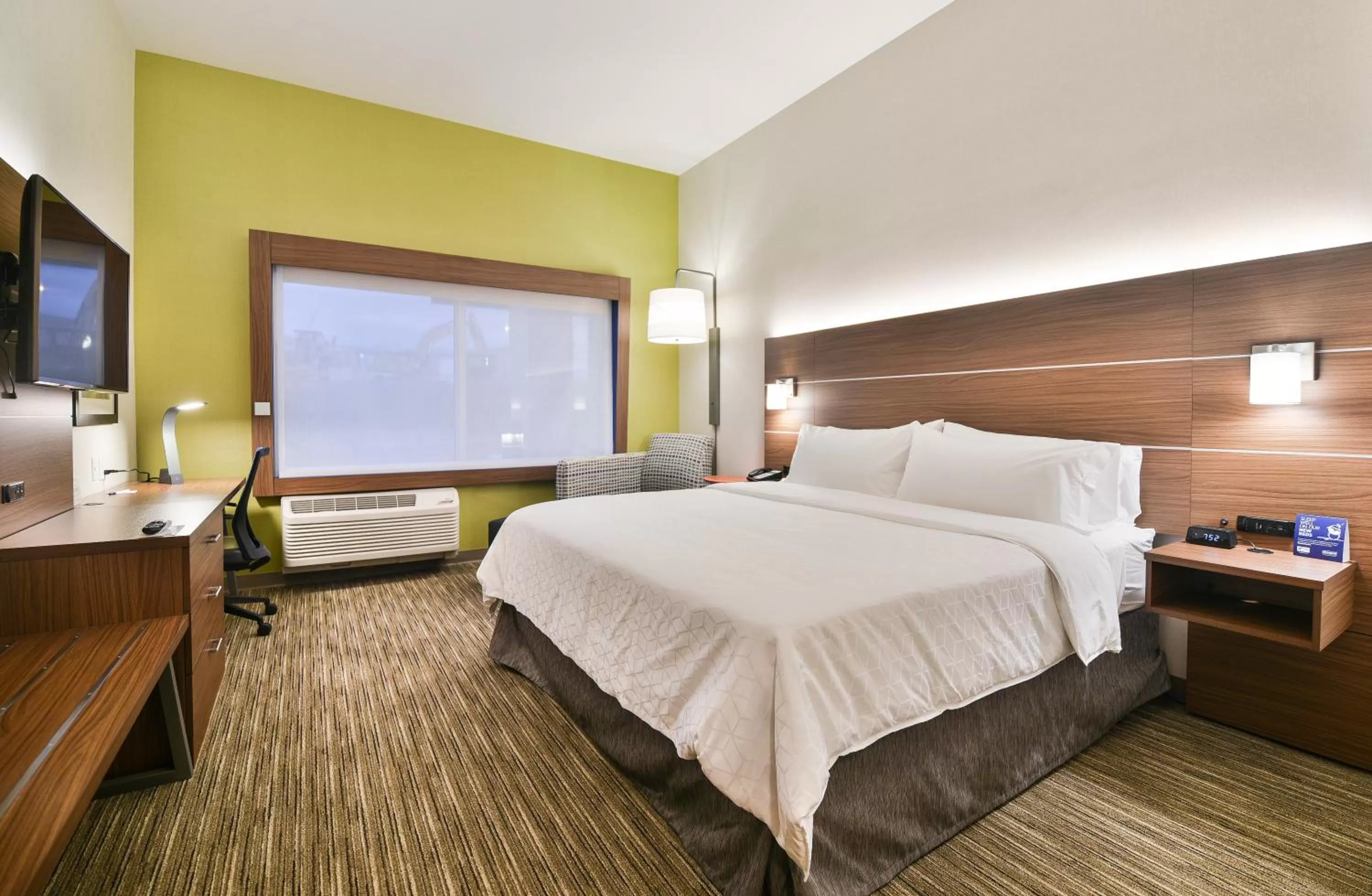 Photo of the whole room, Bed in Holiday Inn Express & Suites Lehi - Thanksgiving Point by IHG