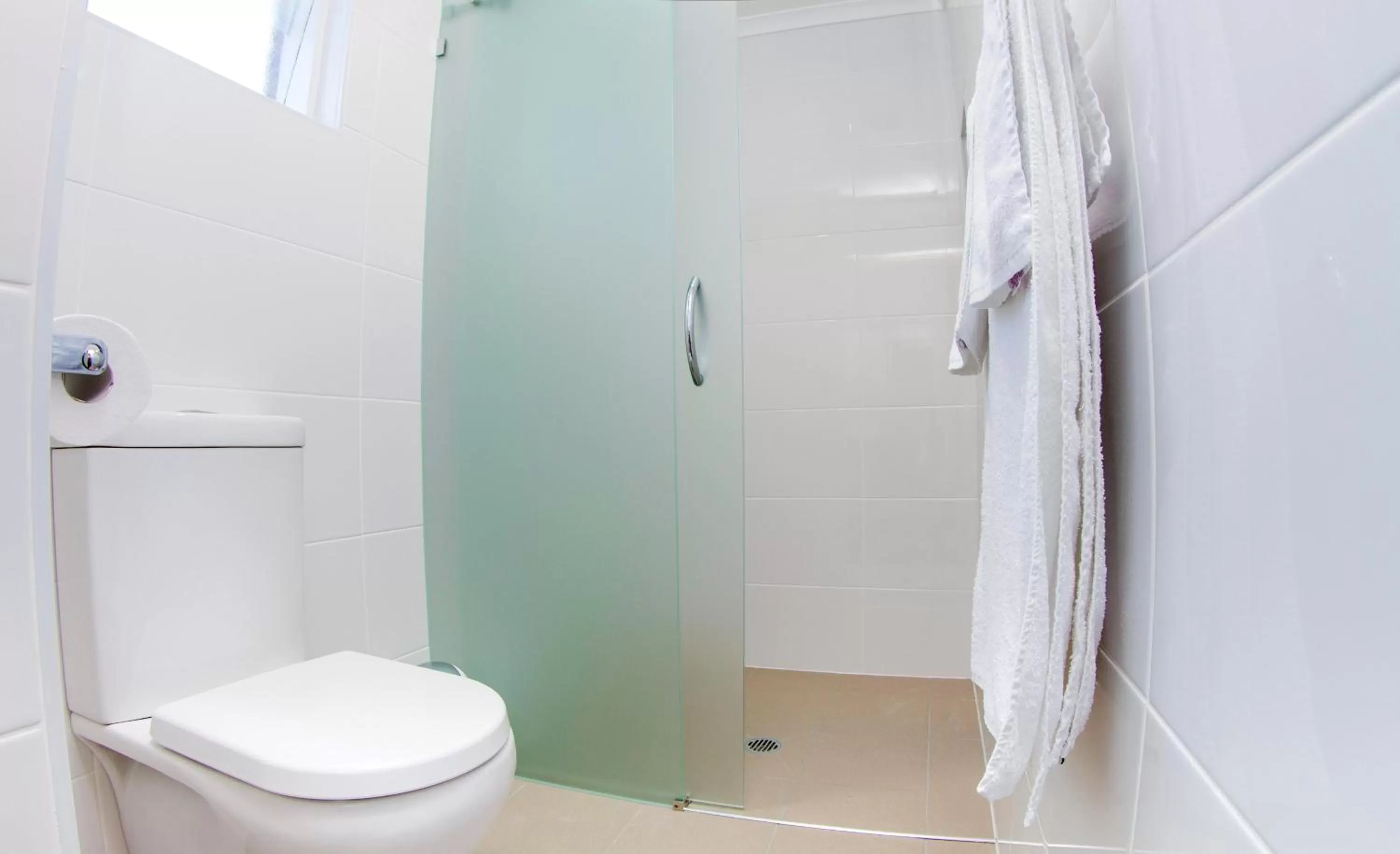 Bathroom in Pier Hotel Coffs Harbour