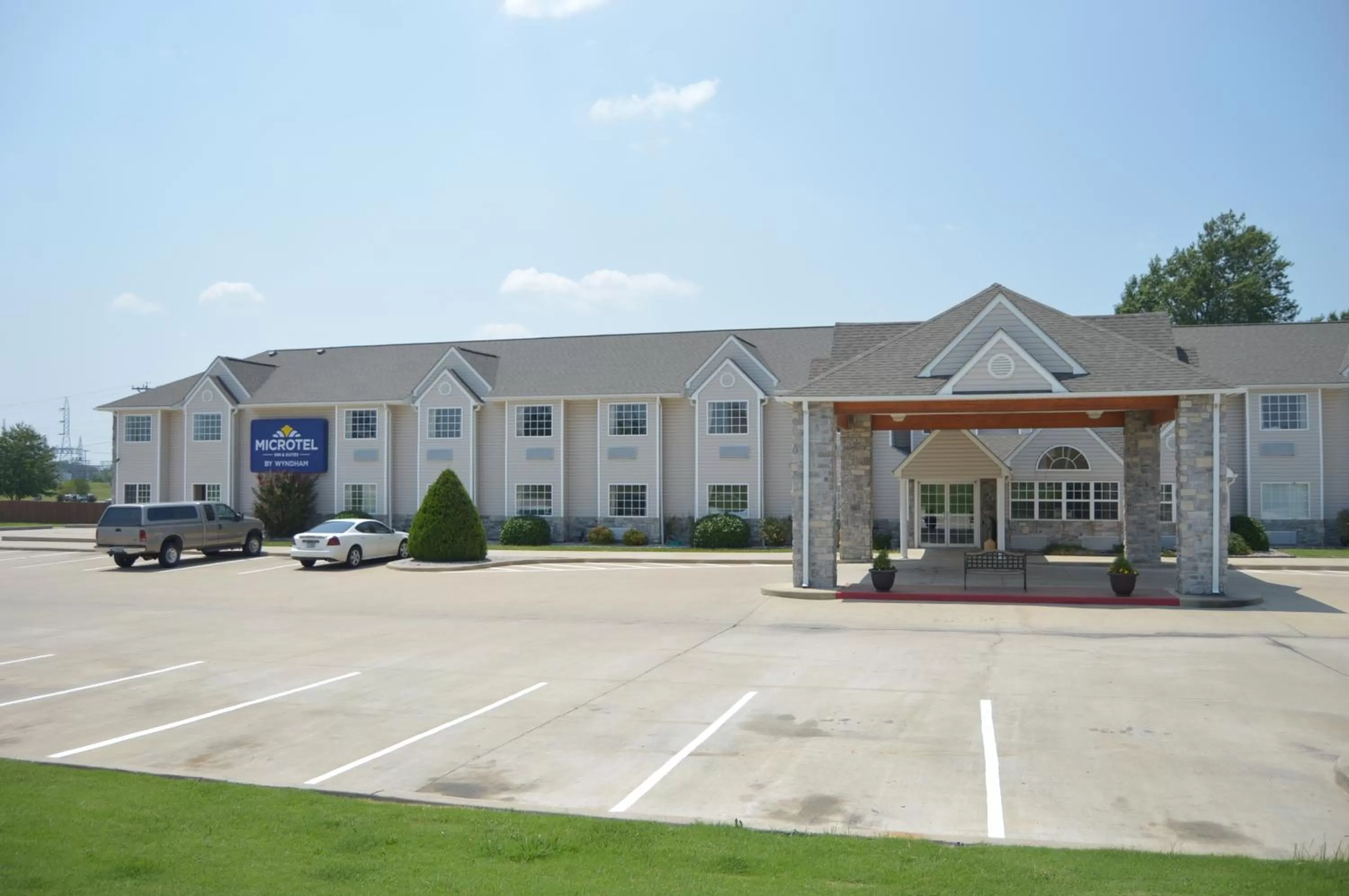 Property building in Microtel Inn and Suites By Wyndham Miami OK