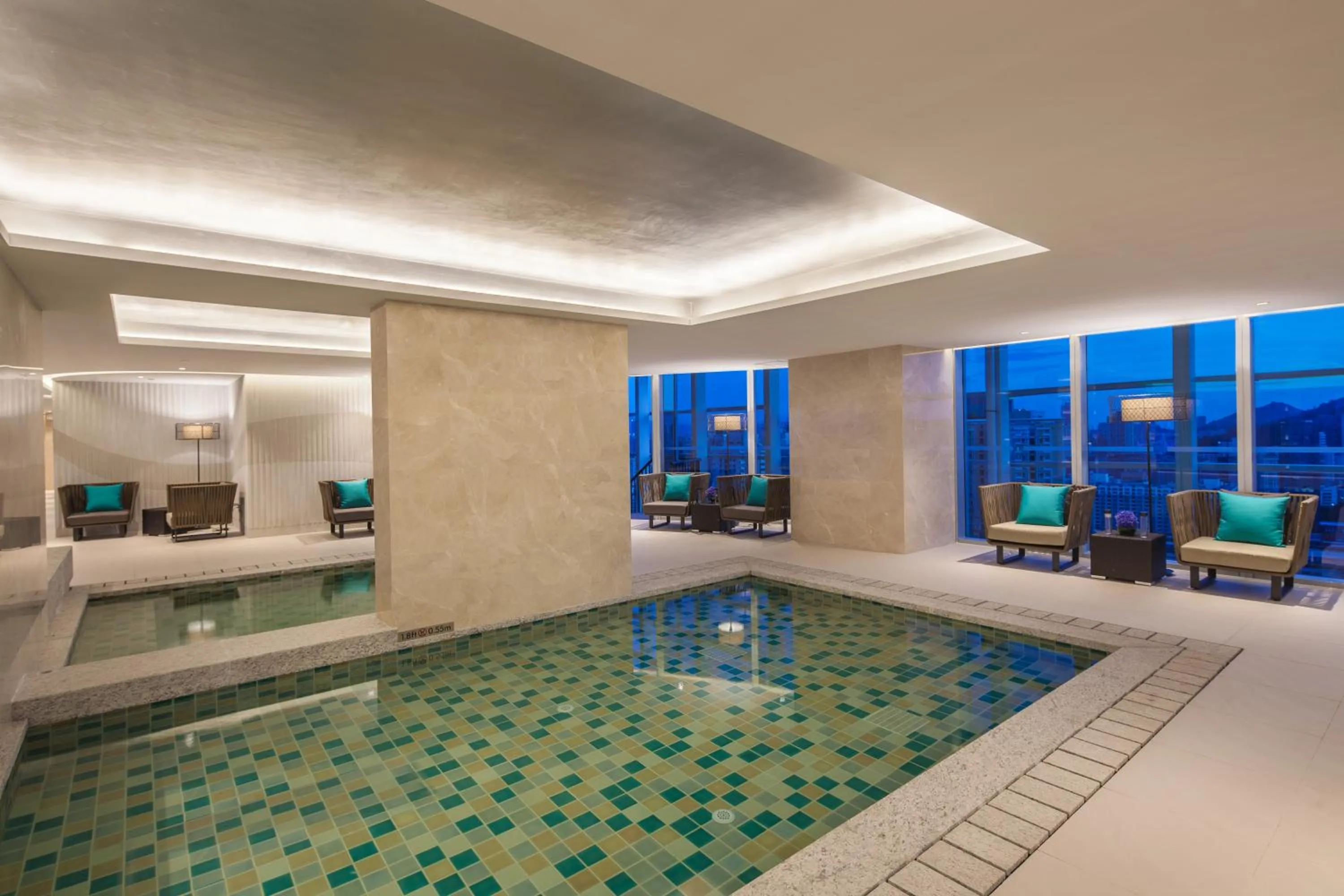 Swimming pool in Ascott Raffles City Shenzhen