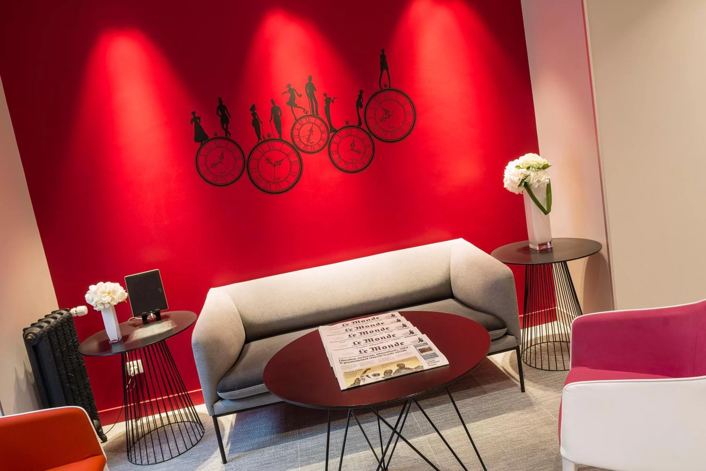 Living room in Hôtel Paris Vaugirard