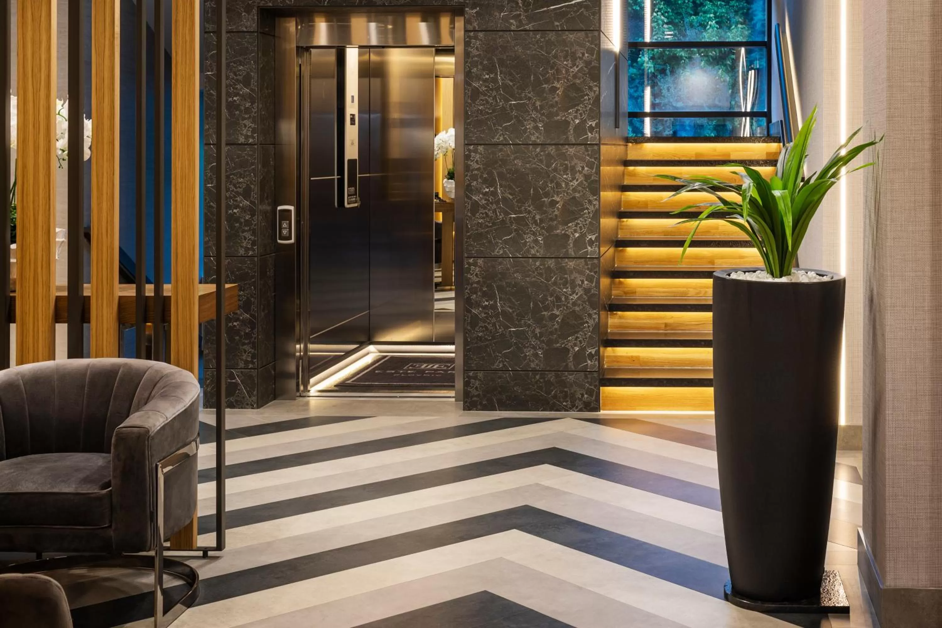 Lobby or reception in -- ESTE PARK HOTEL -- part of Urban Chic Luxury Design Hotels - Parking & Compliments - next to Shopping & Dining Mall Plovdiv