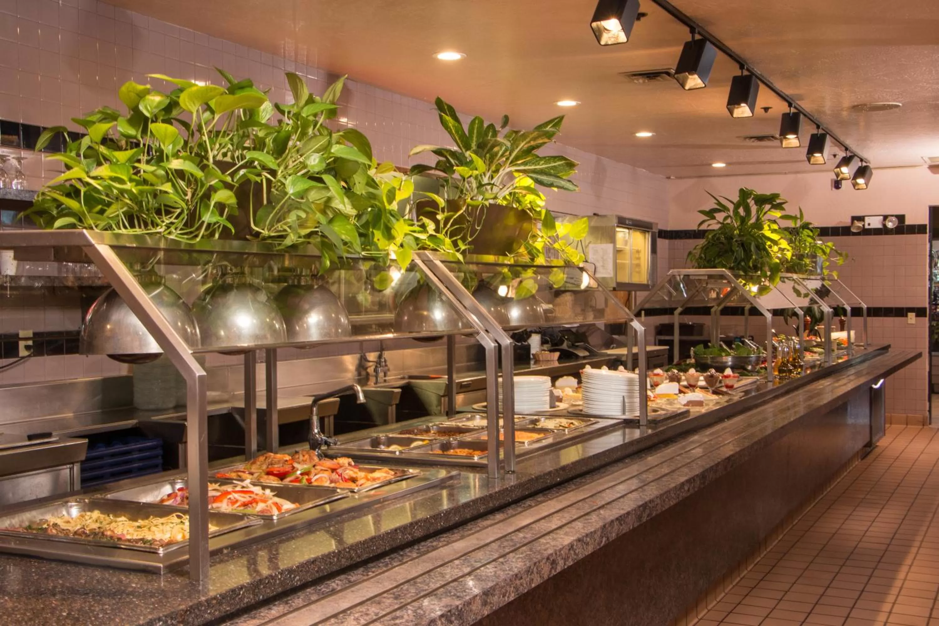 Restaurant/places to eat in Grand Canyon Plaza Hotel-South Rim