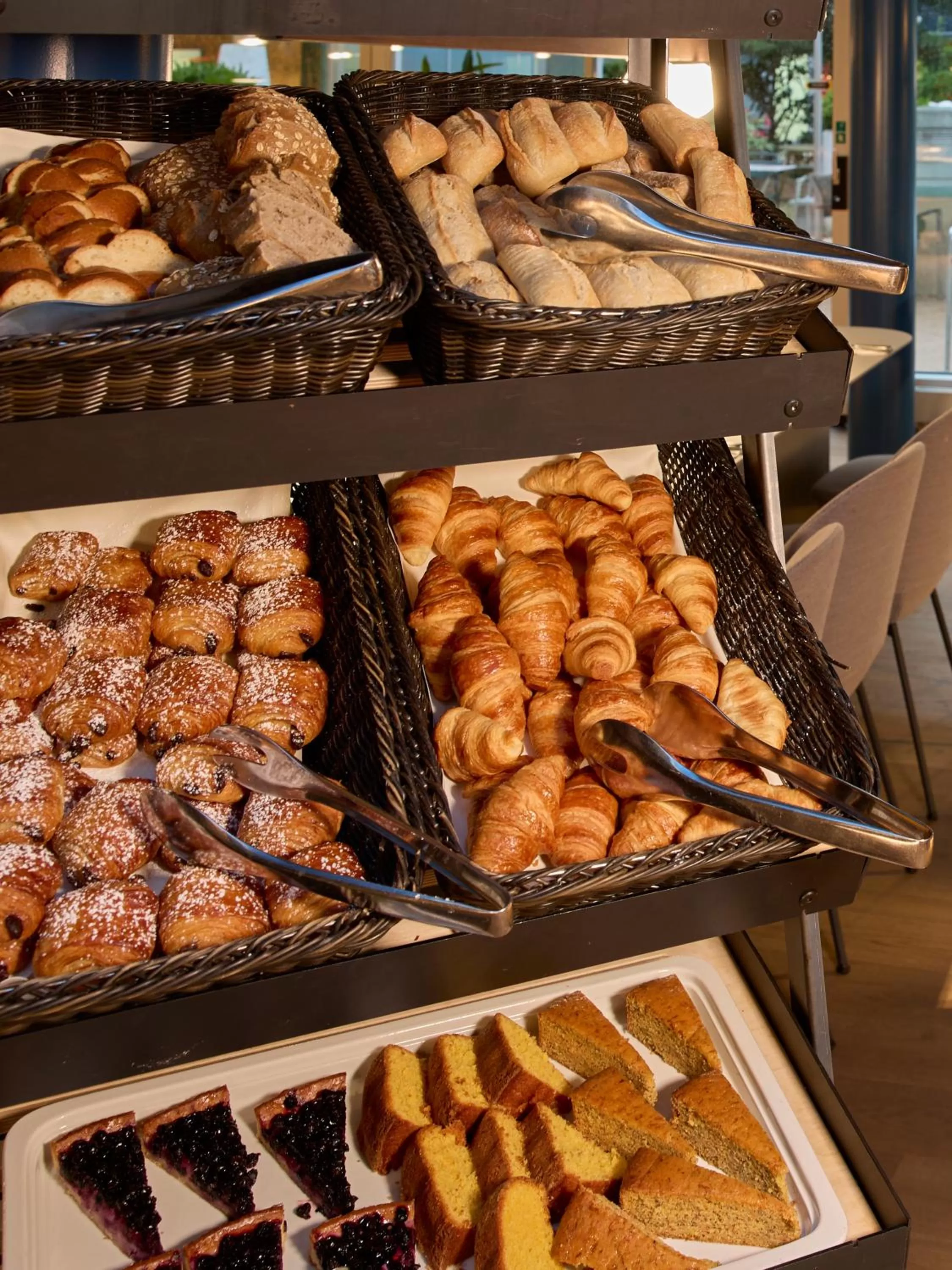 Breakfast in Novotel Zurich City West