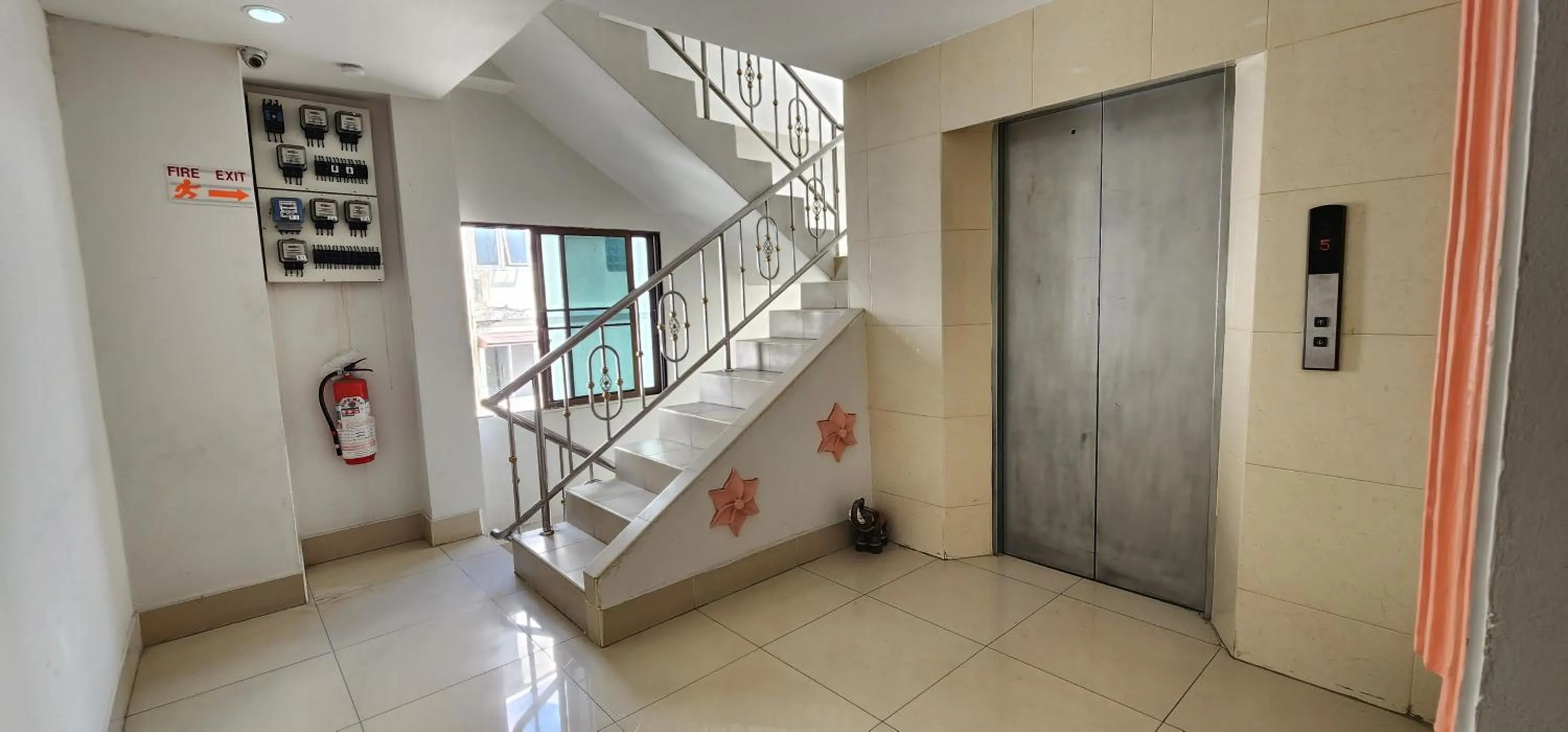 elevator in Royal Sweet Hotel