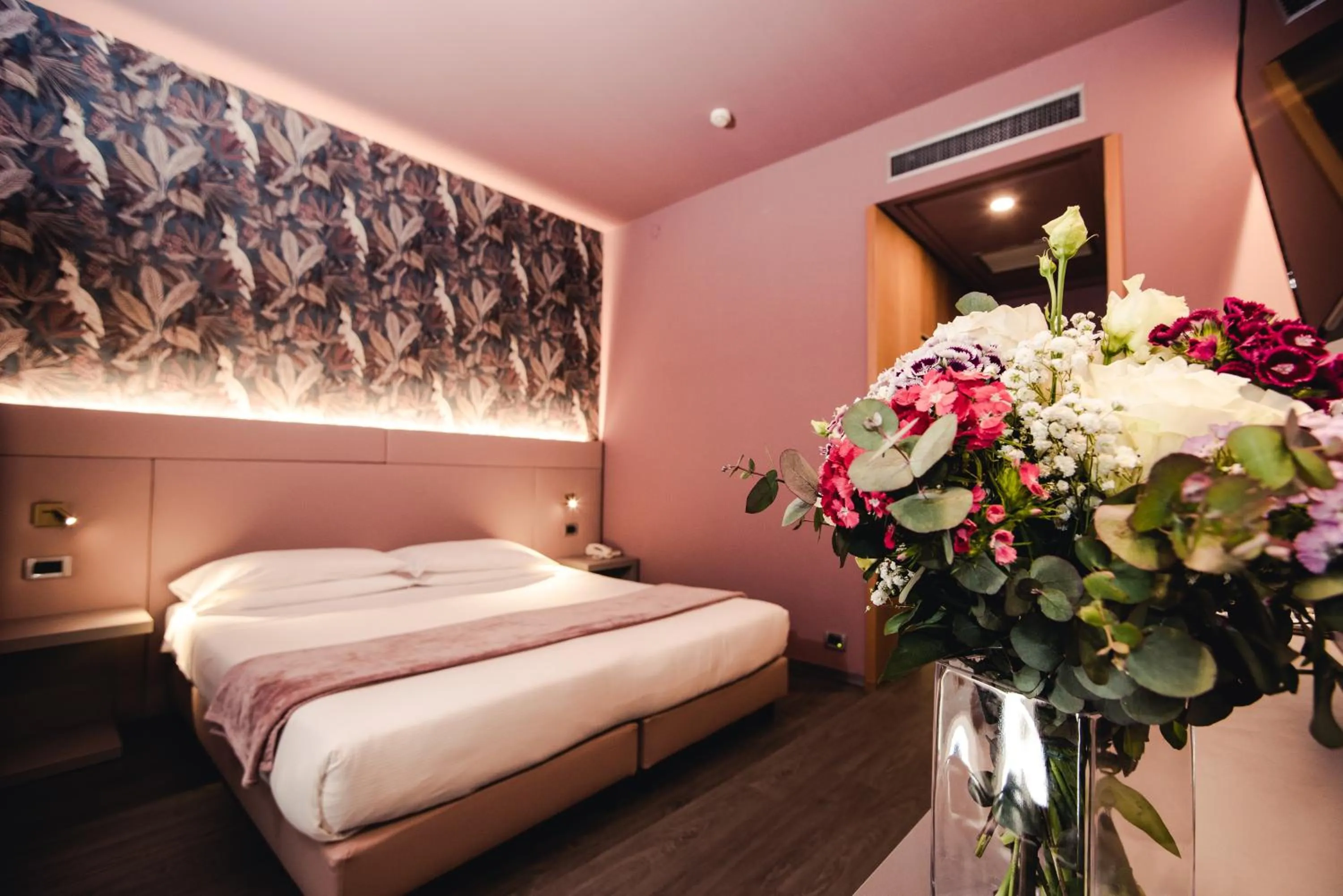 Bedroom, Bed in Hotel Ristorante Ala d'Oro