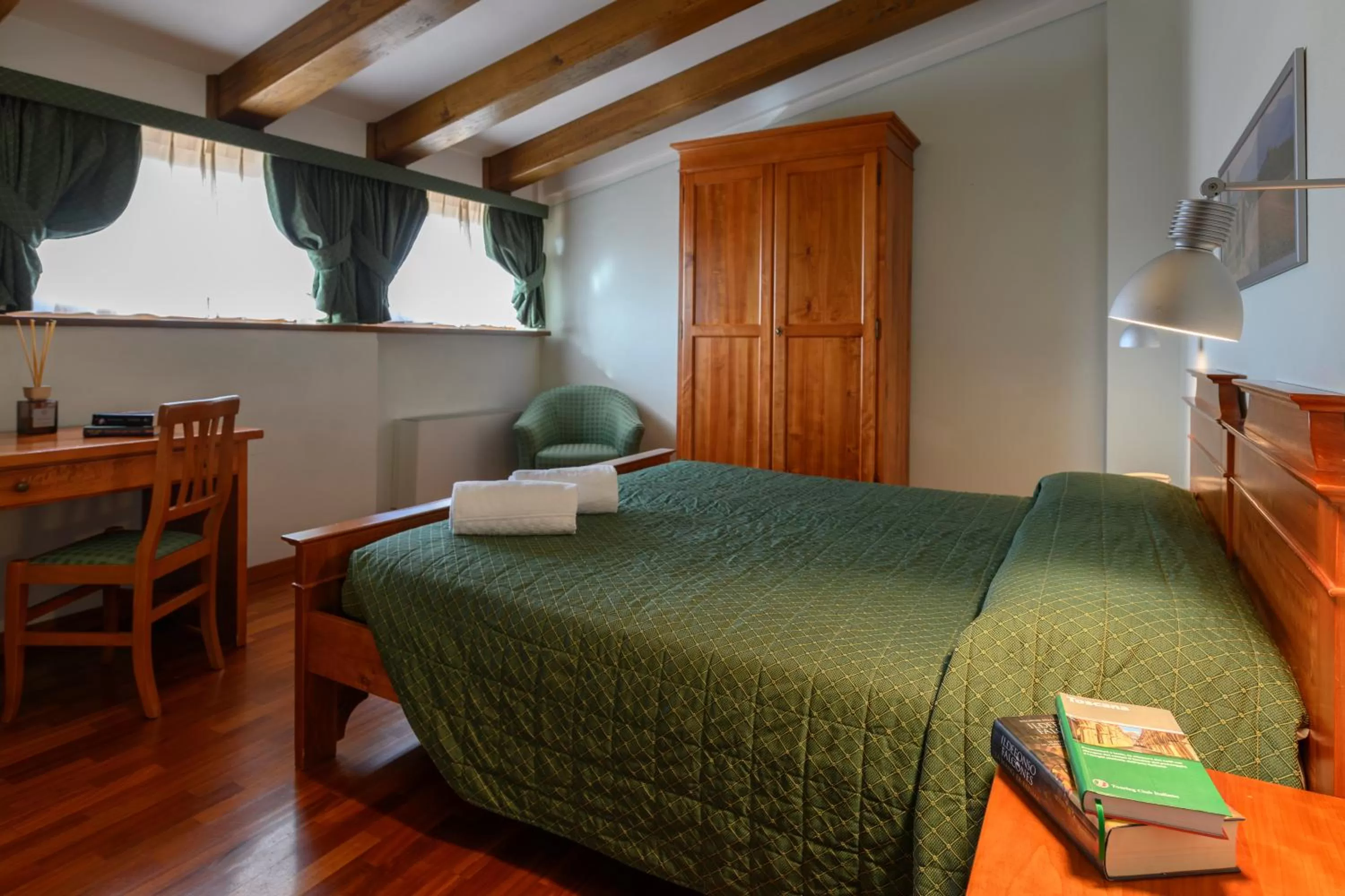 Bedroom, Bed in Hotel Rutiliano