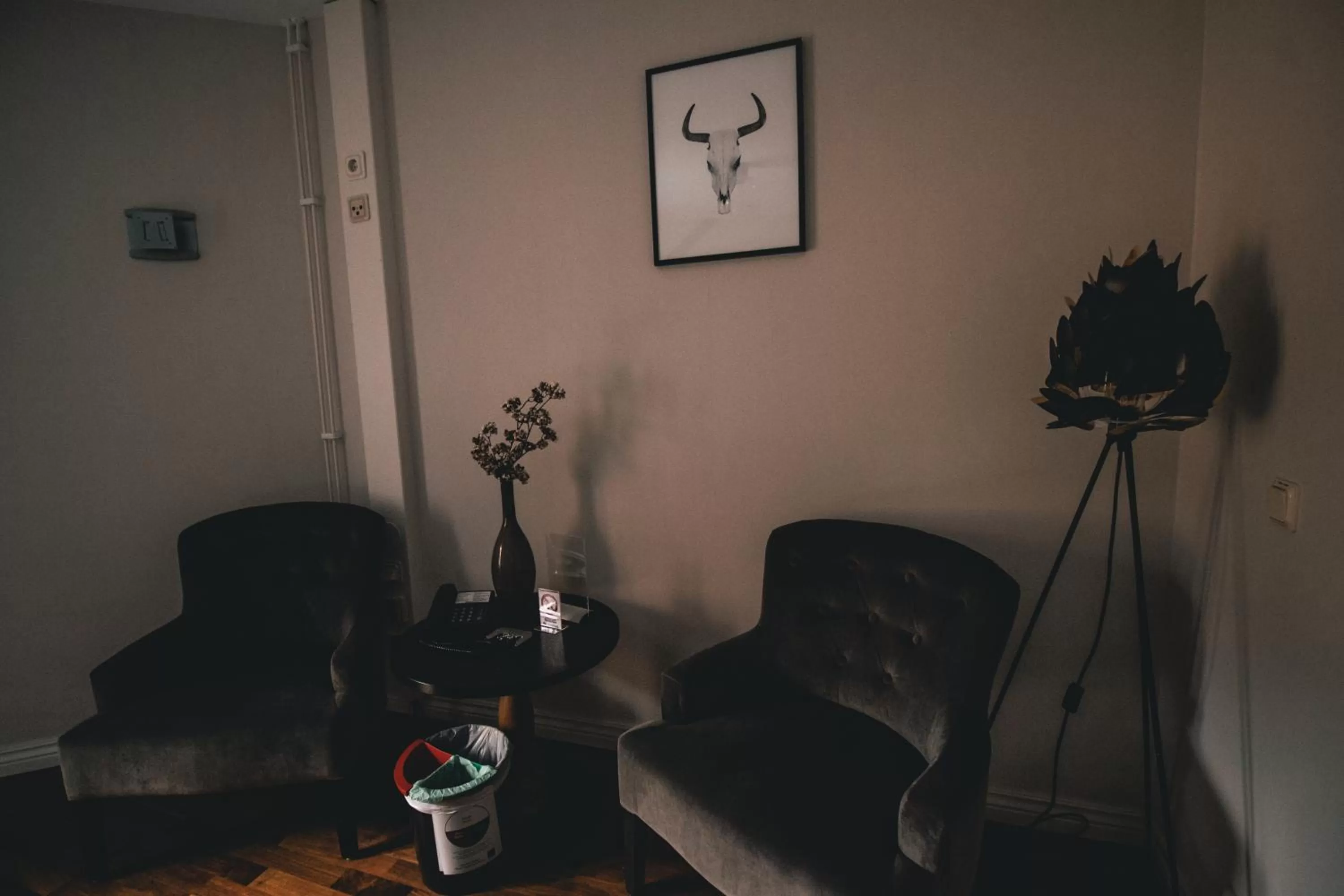 Seating area in Mojo Hotell