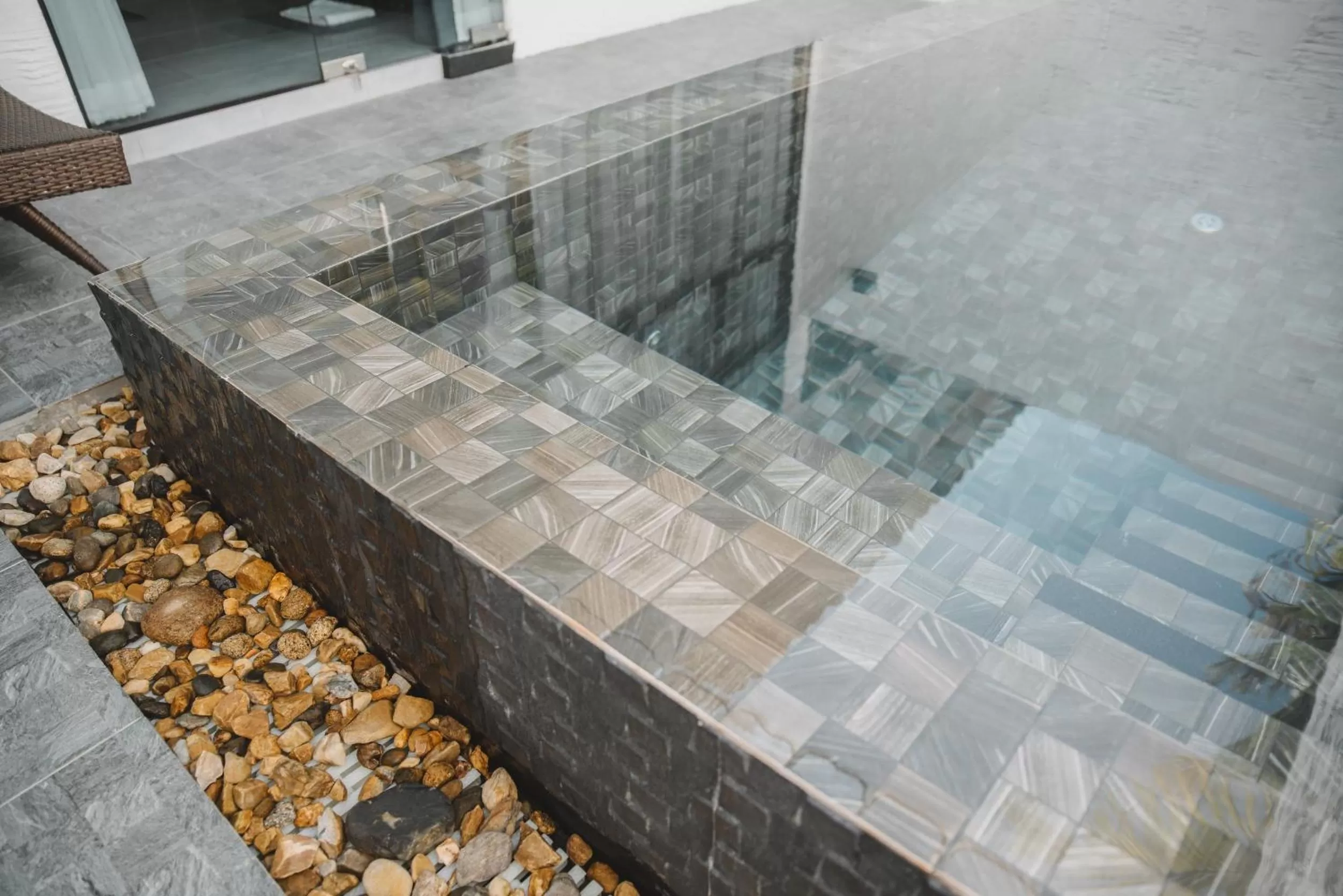 Swimming pool in Arun Dara Villa