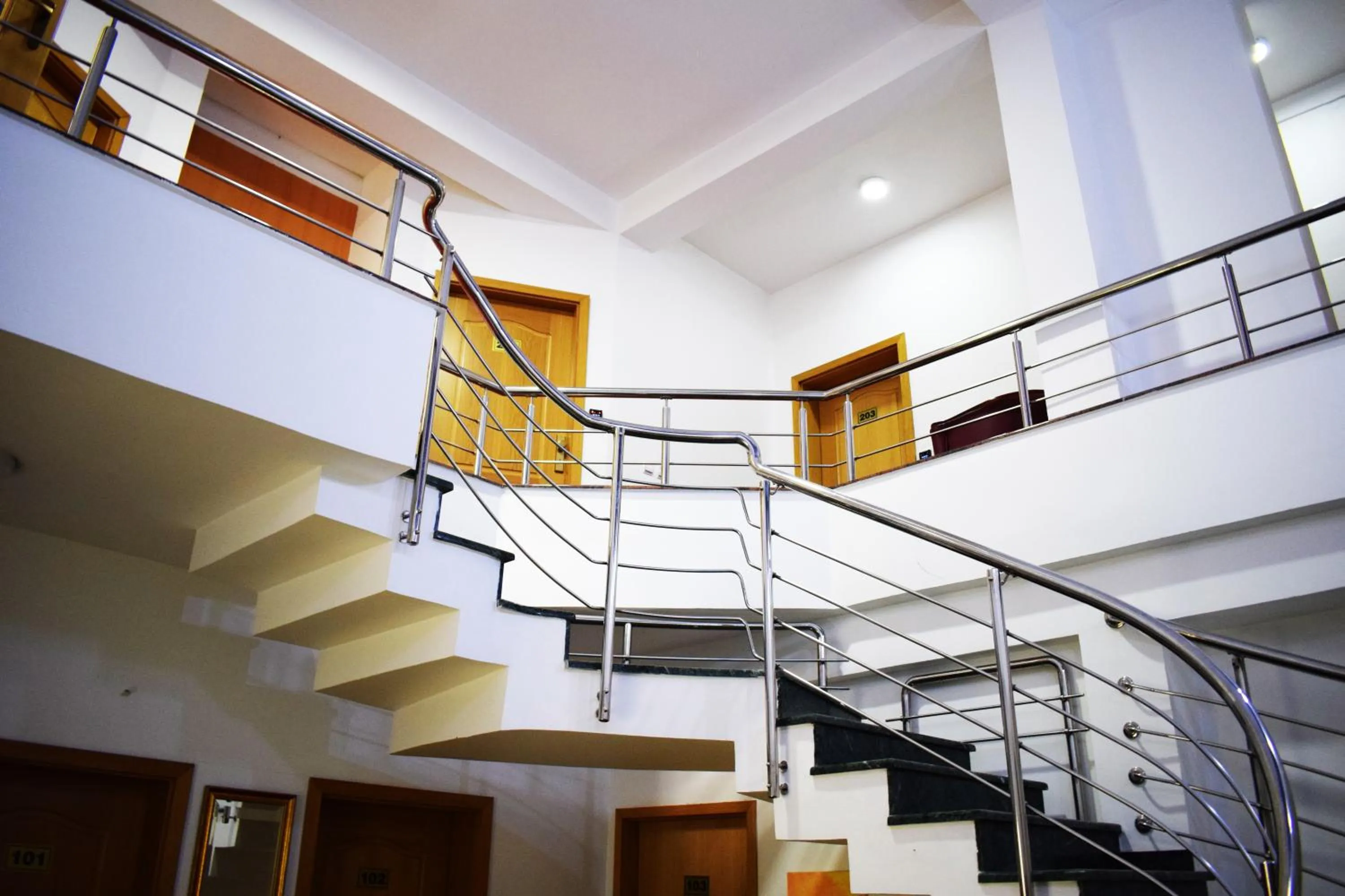 Area and facilities in Hotel Aristocrat & Fish Restaurant