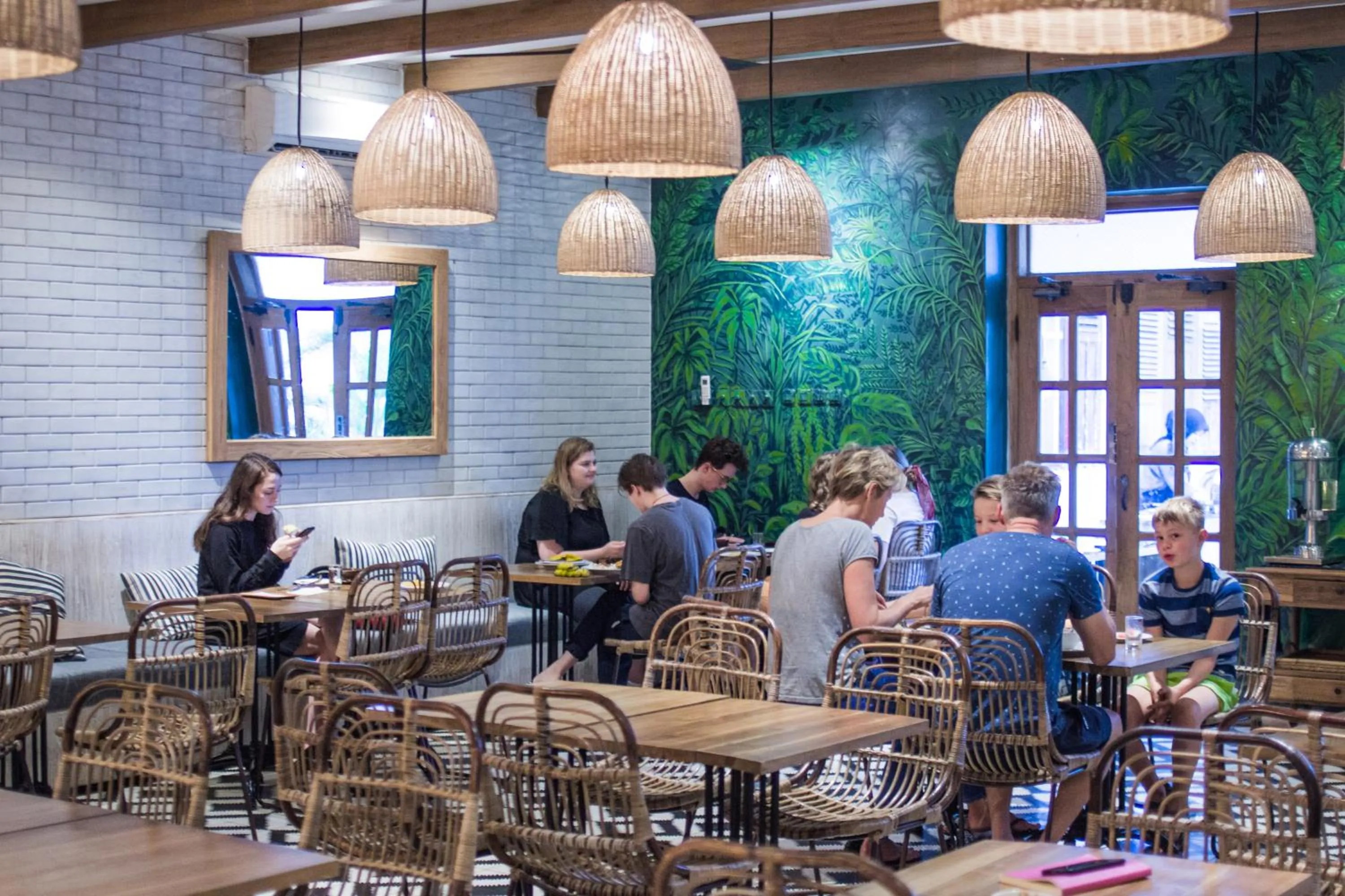 Restaurant/places to eat in Adhisthana Hotel Yogyakarta