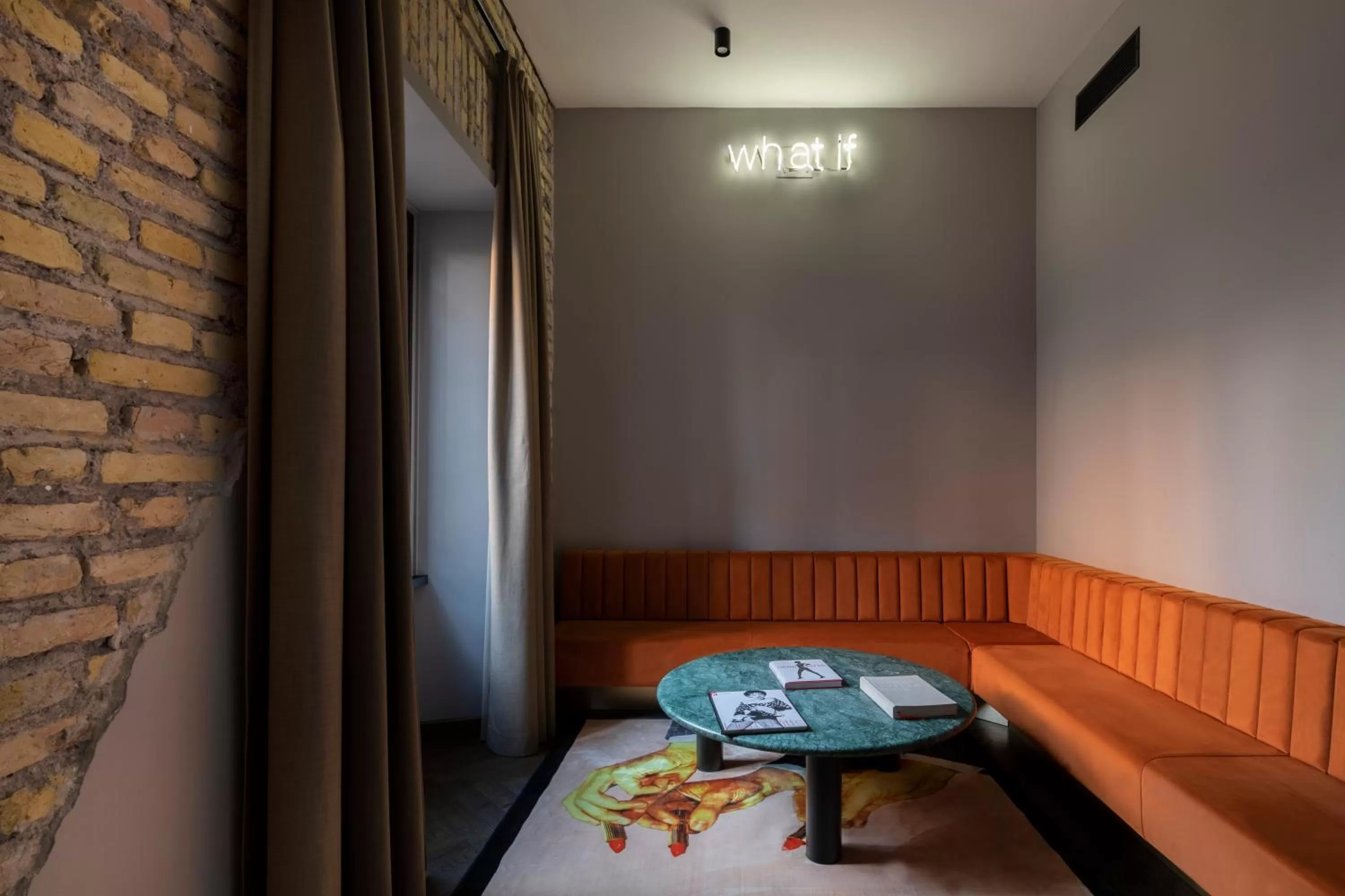 Bedroom in Chapter Roma