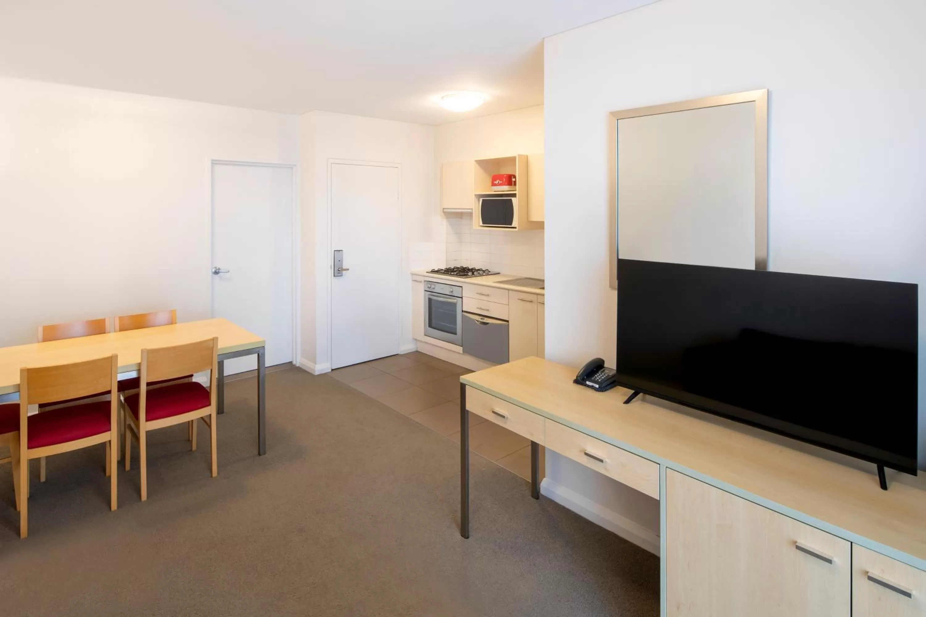 TV and multimedia in Mantra Castle Hill Sydney, an Accor Hotel