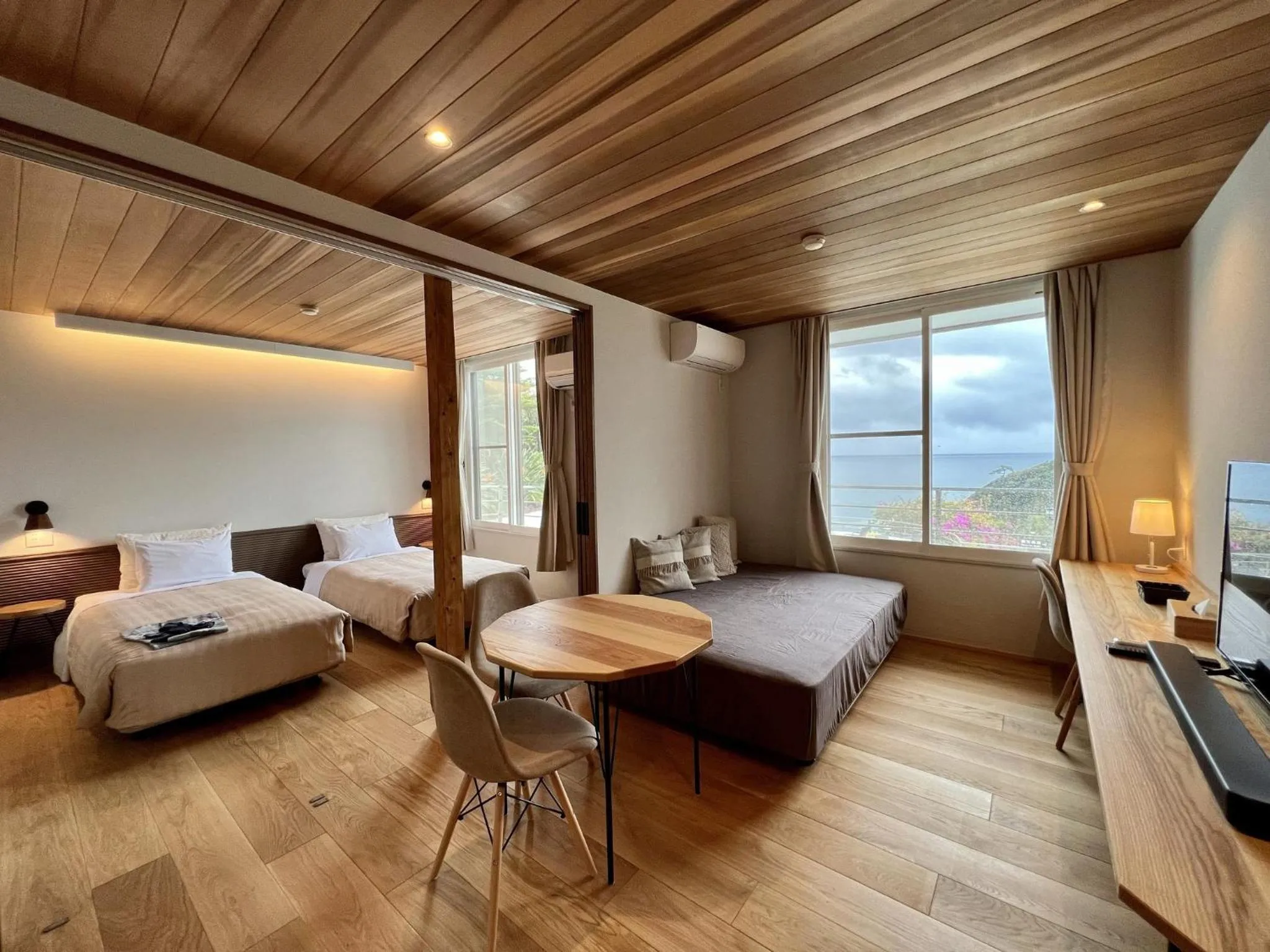 Photo of the whole room, Bed in Gardenvilla Shirahama