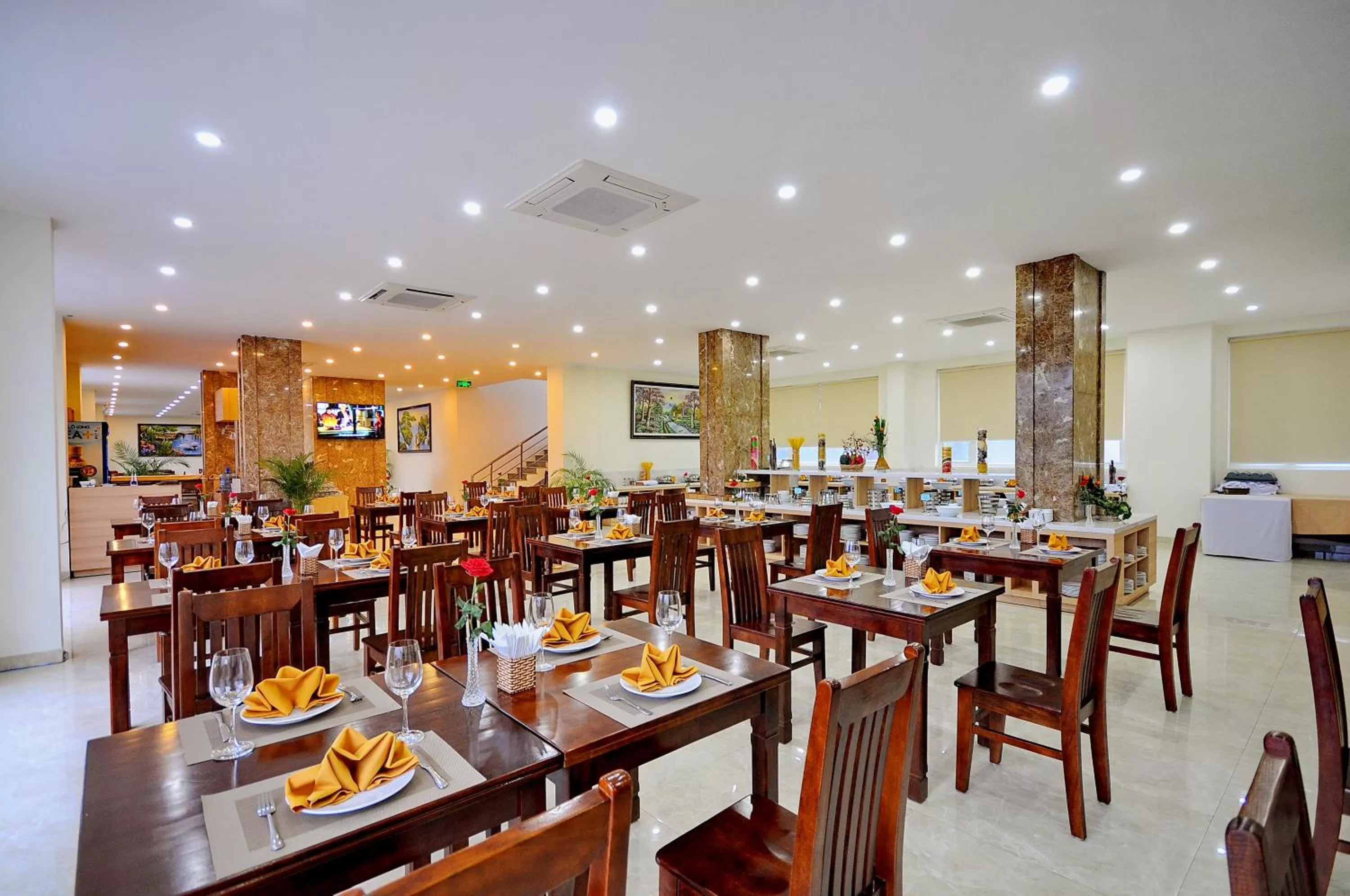 Restaurant/places to eat in Rigel Hotel