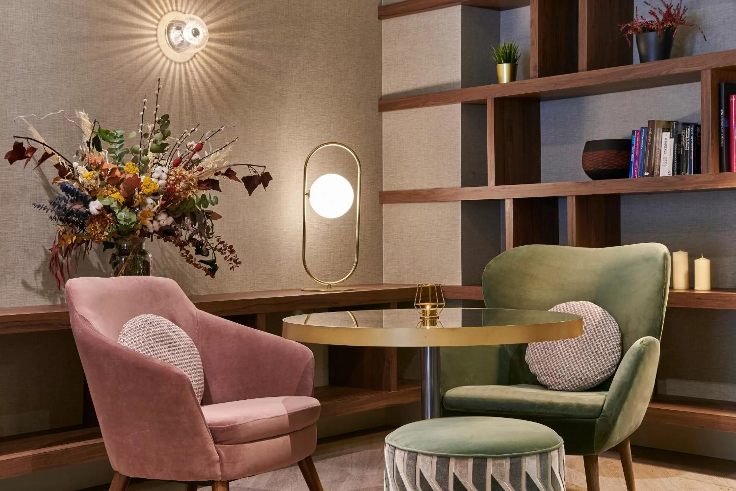 Lobby or reception in NH Collection León Plaza Mayor