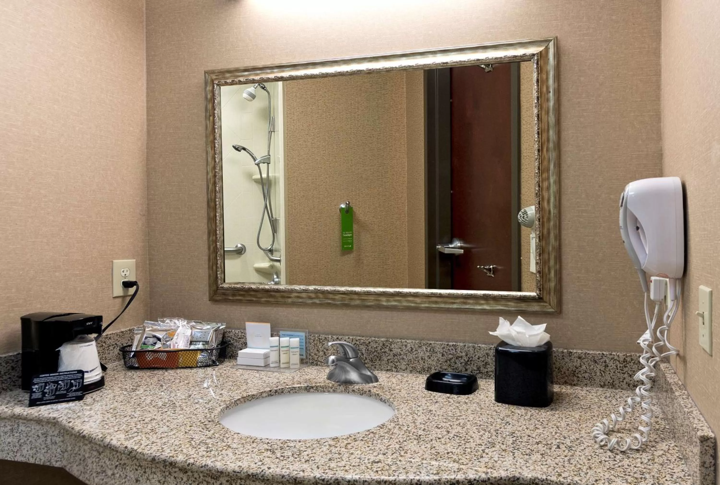 Bathroom in Hampton Inn Statesville