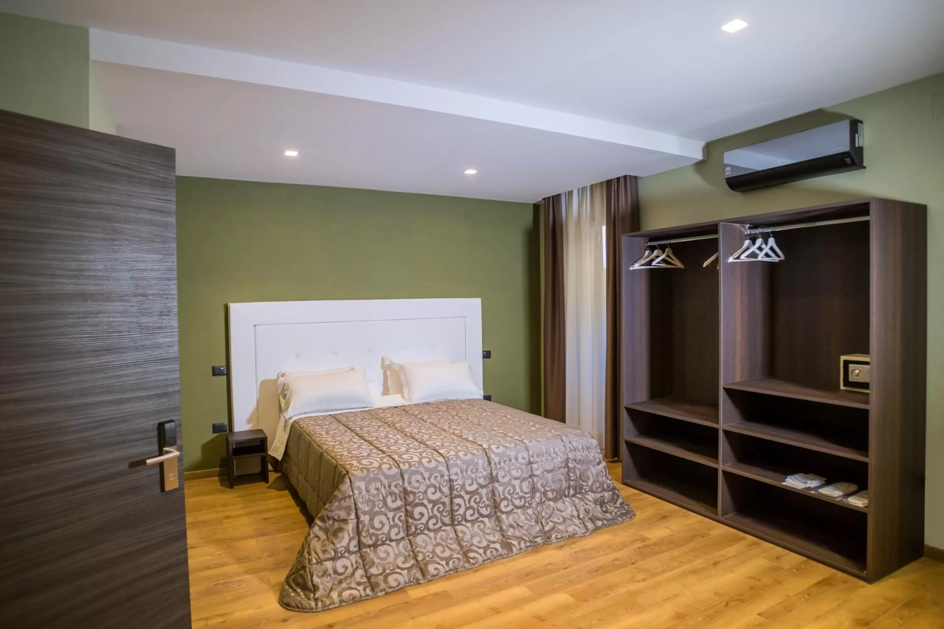 Photo of the whole room, Bed in Hotel Europa Art Caserta