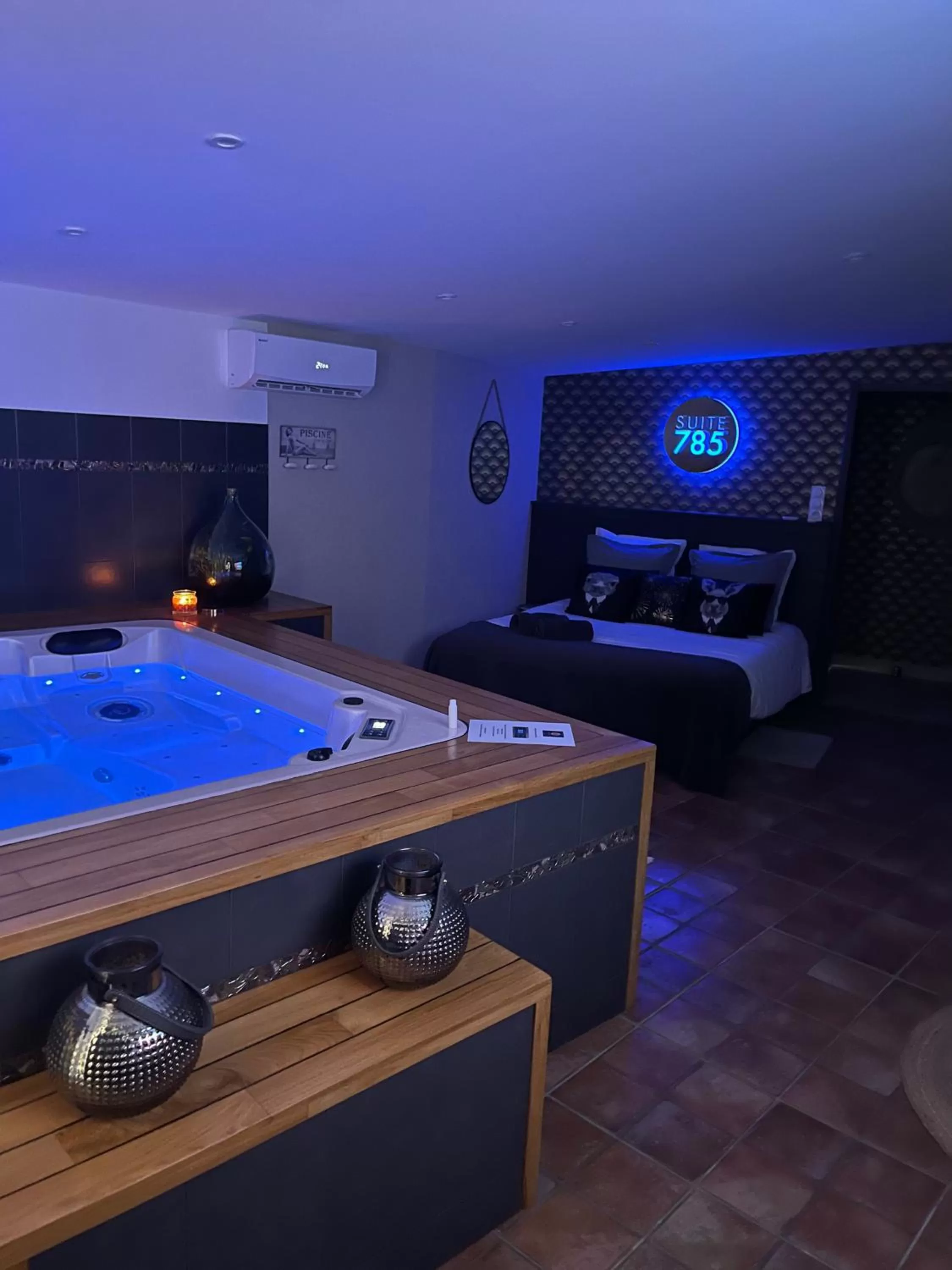 Hot Tub in SUITE 785 Chambre d hôtes Jacuzzi Cave indépendante
