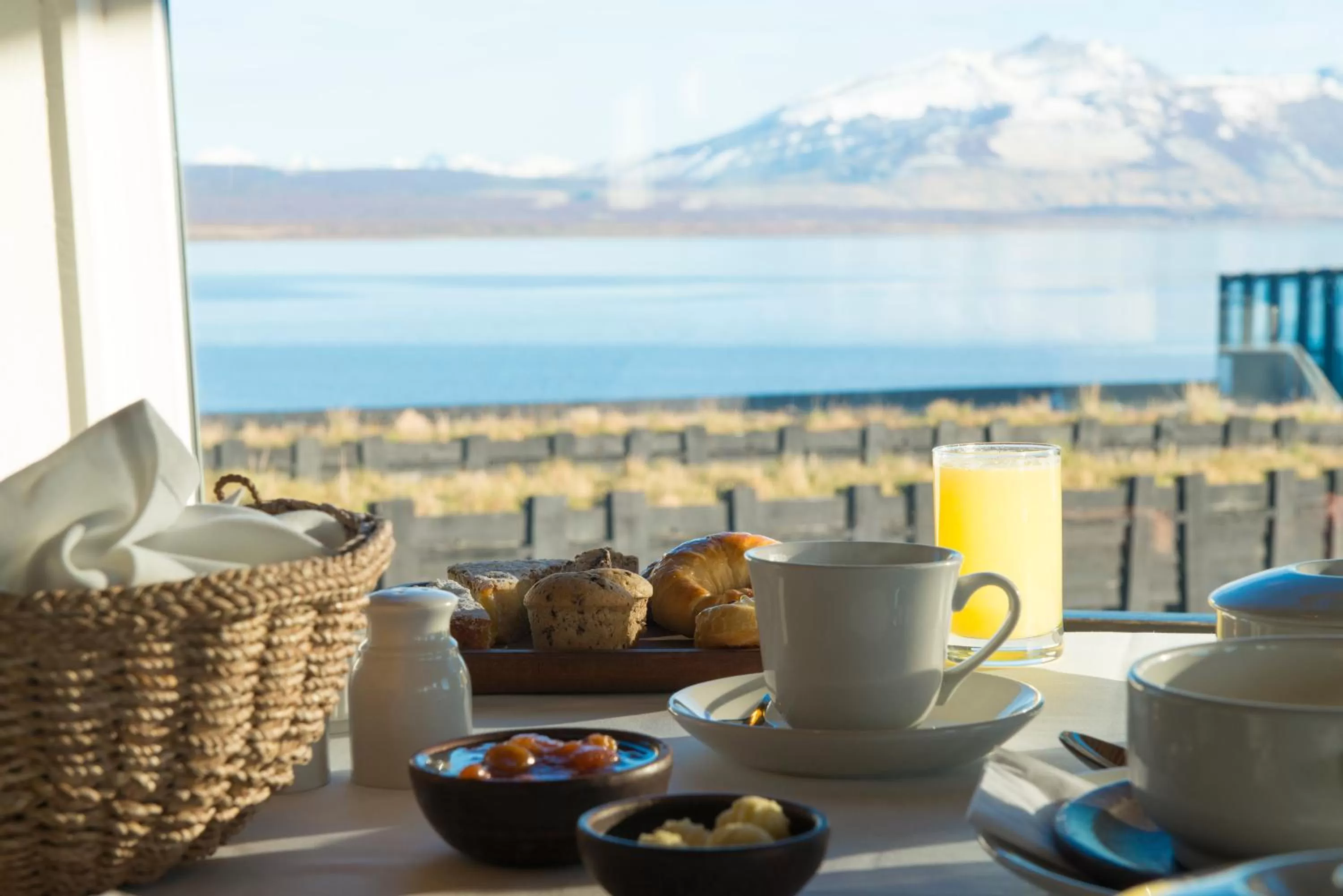 Breakfast in Remota Patagonia Lodge