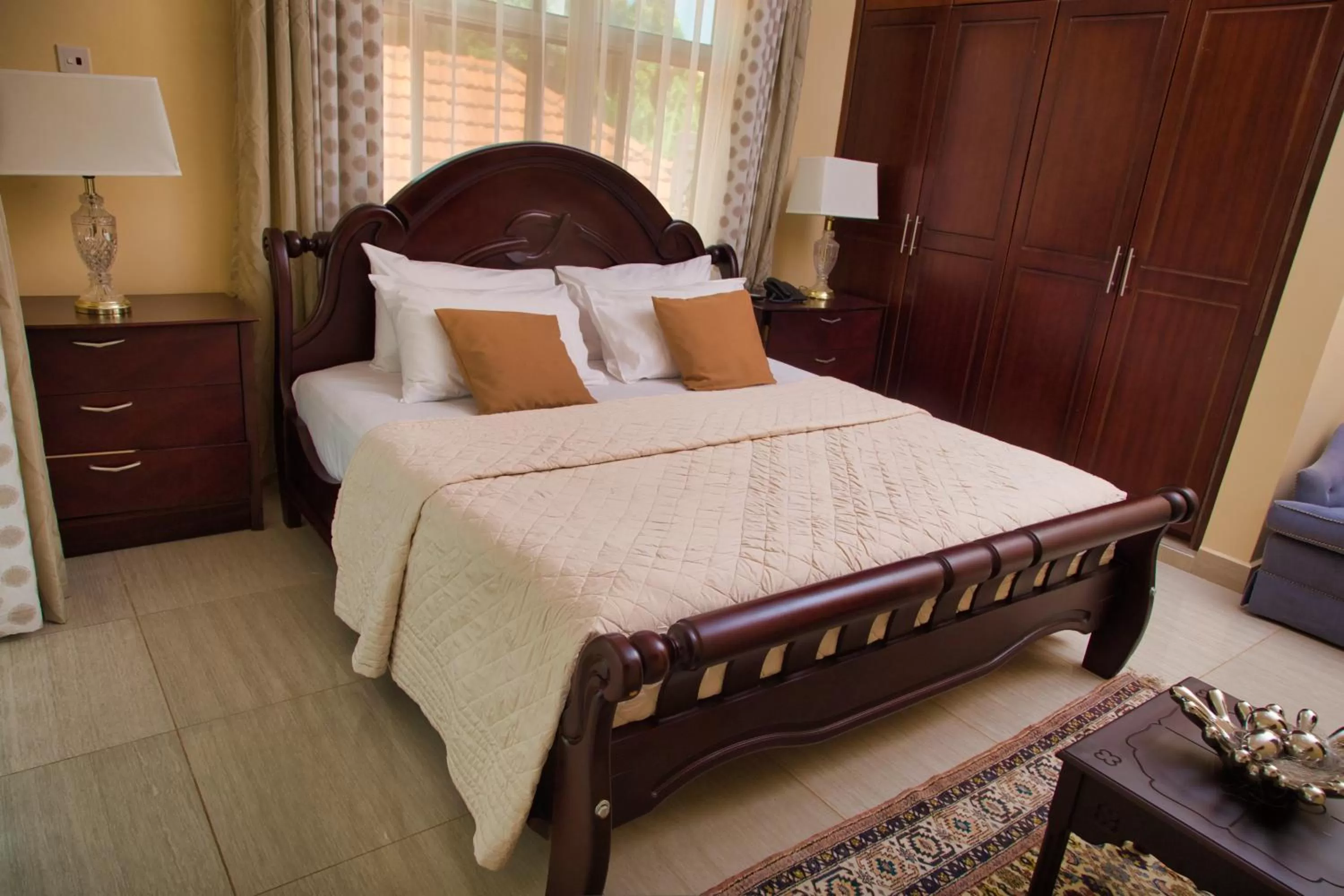 Bedroom, Bed in Lakepoint Villa