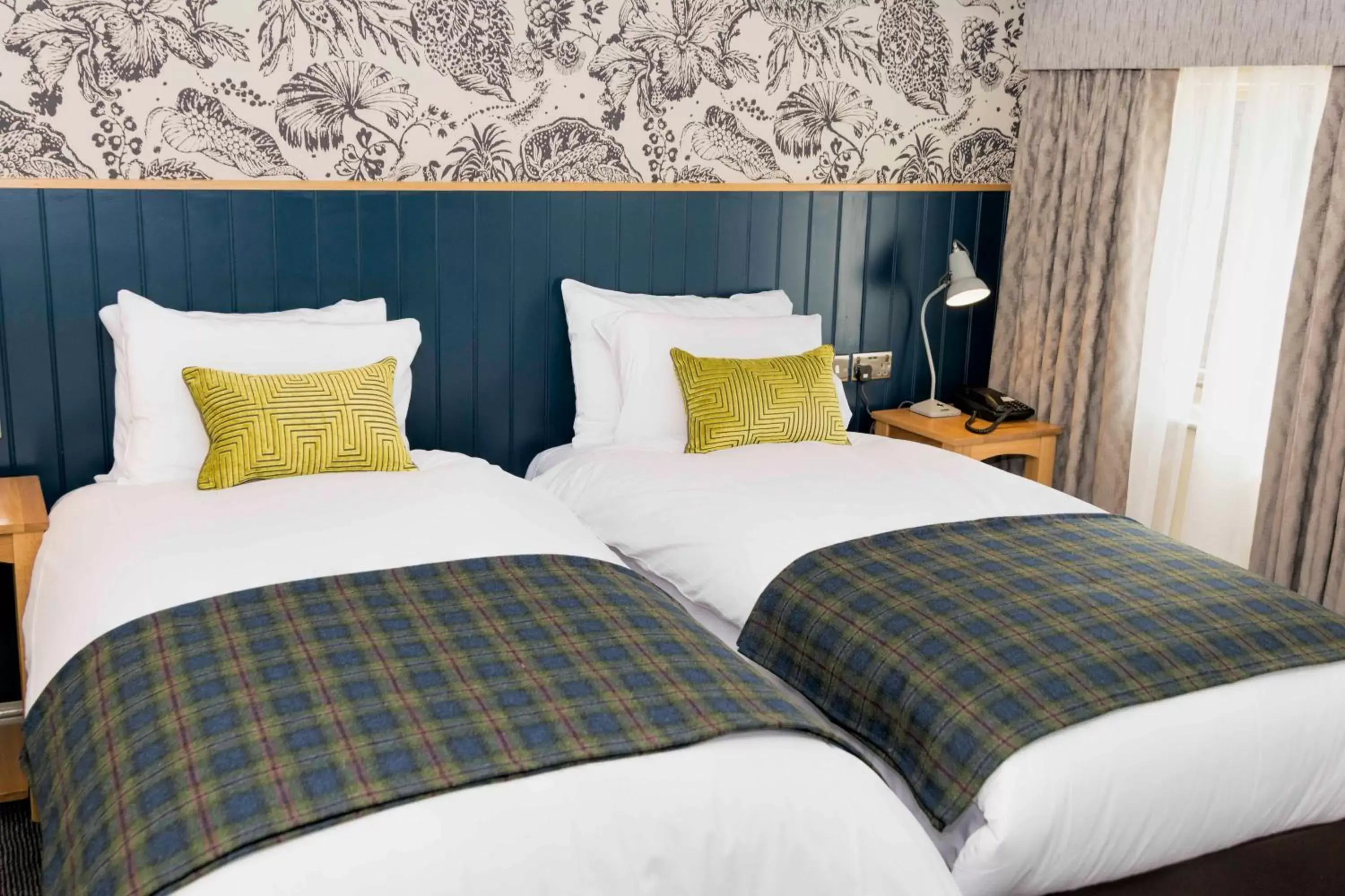 Standard Twin Room in Pen and Parchment by Greene King Inns Standard Twin Room in Pen and Parchment by Greene King Inns