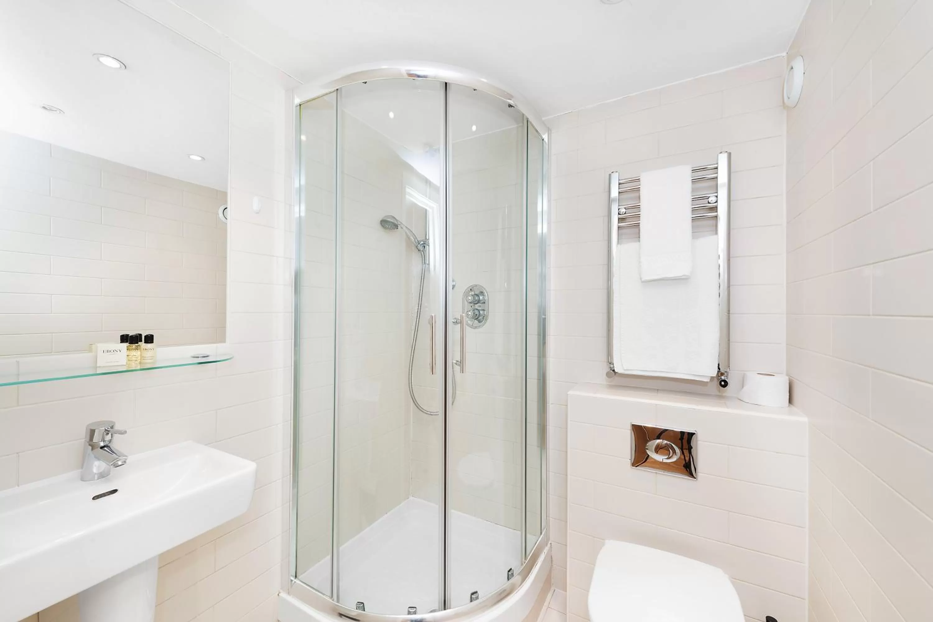 Bathroom in Hyde Park Executive Apartments