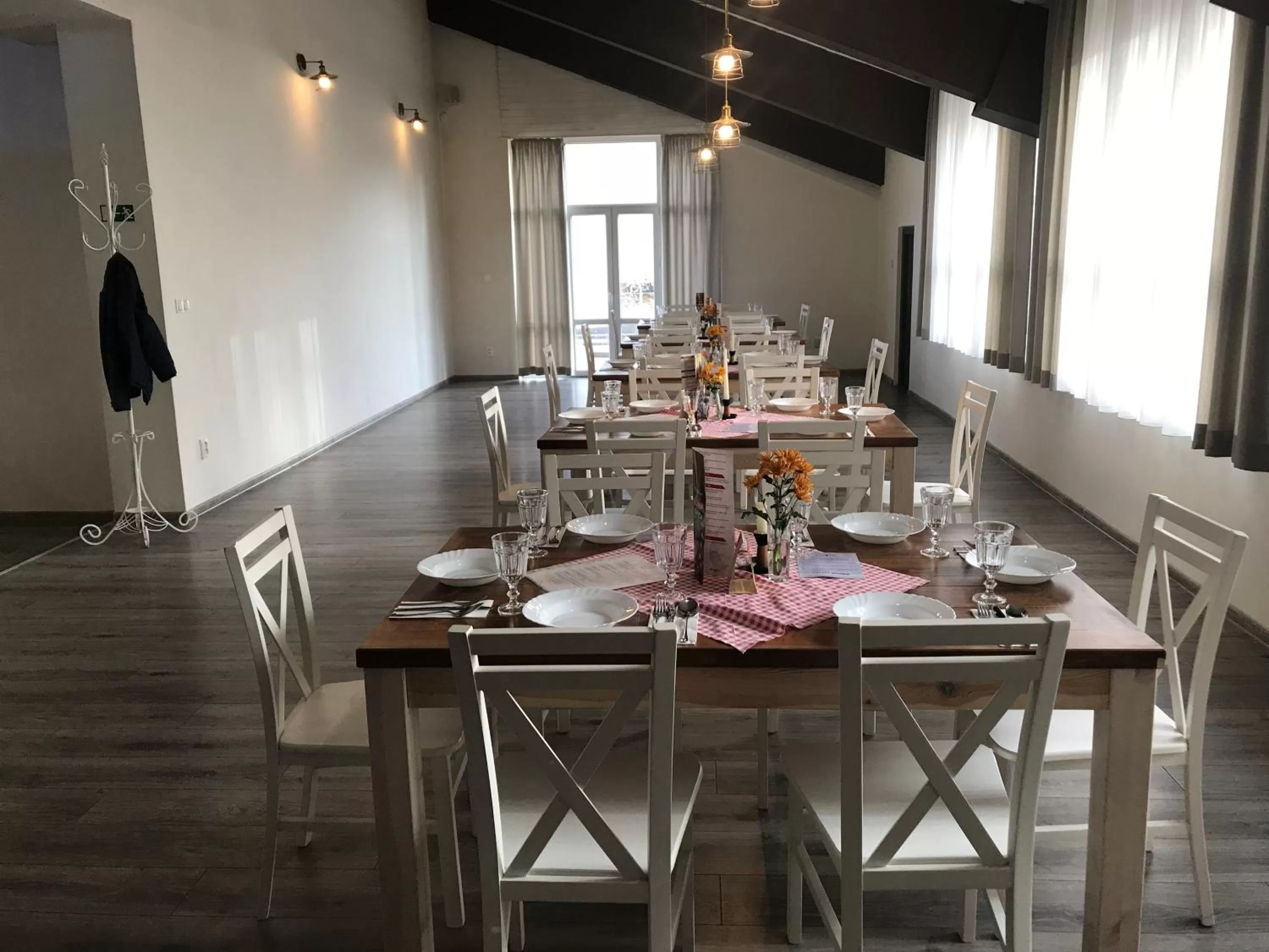 Restaurant/places to eat in Hotel Slanica