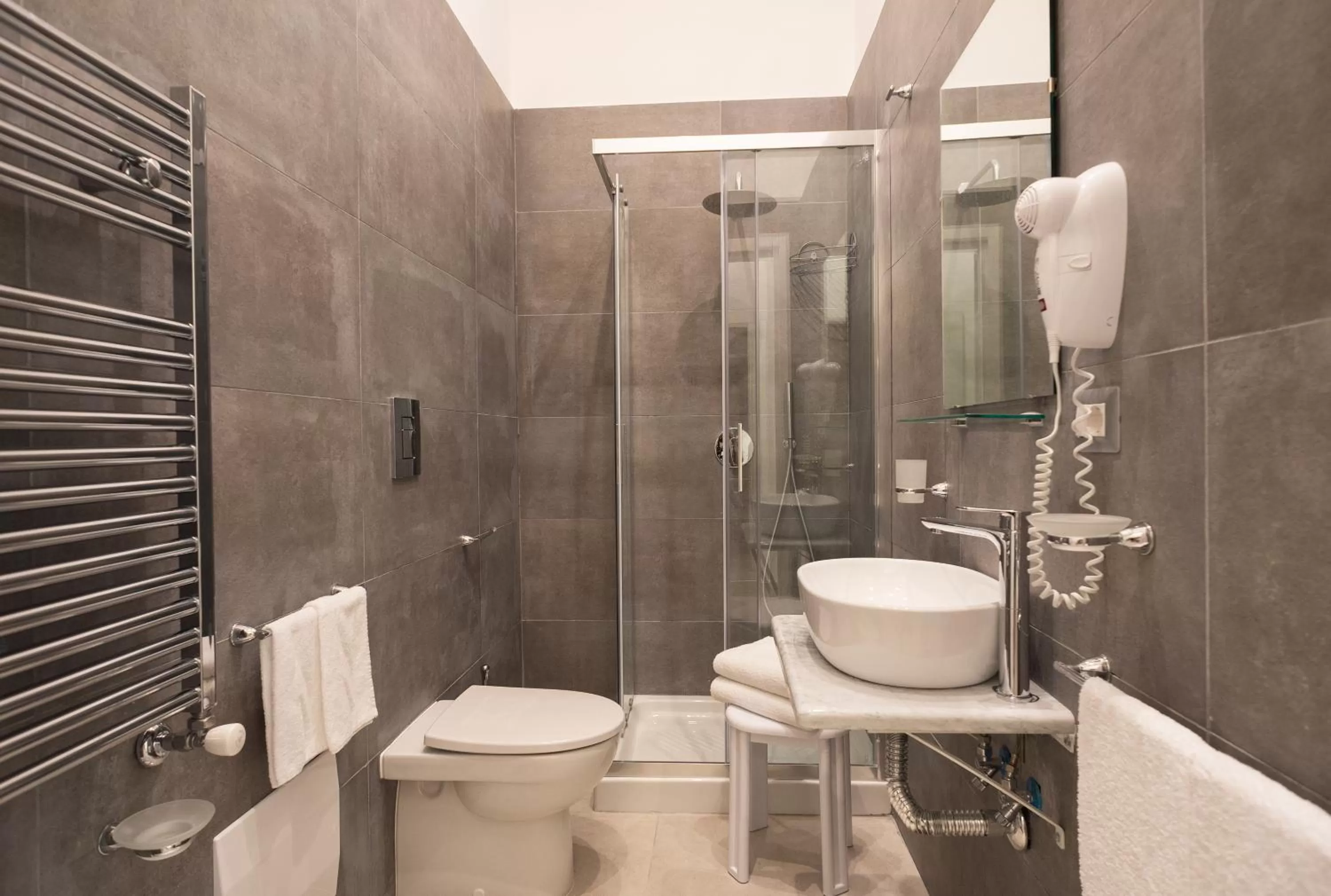 Bathroom in Toledo in