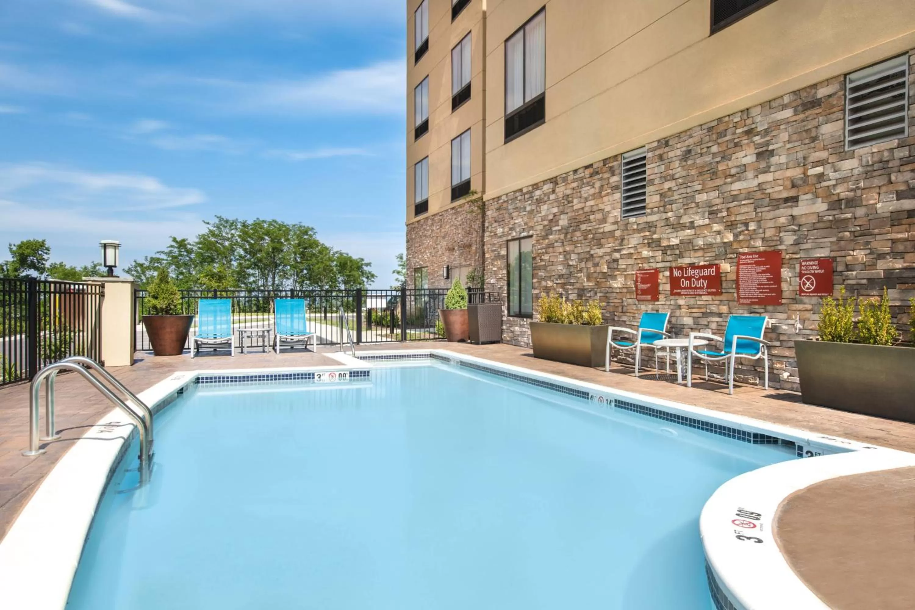 Swimming pool in TownePlace Suites by Marriott Nashville Smyrna