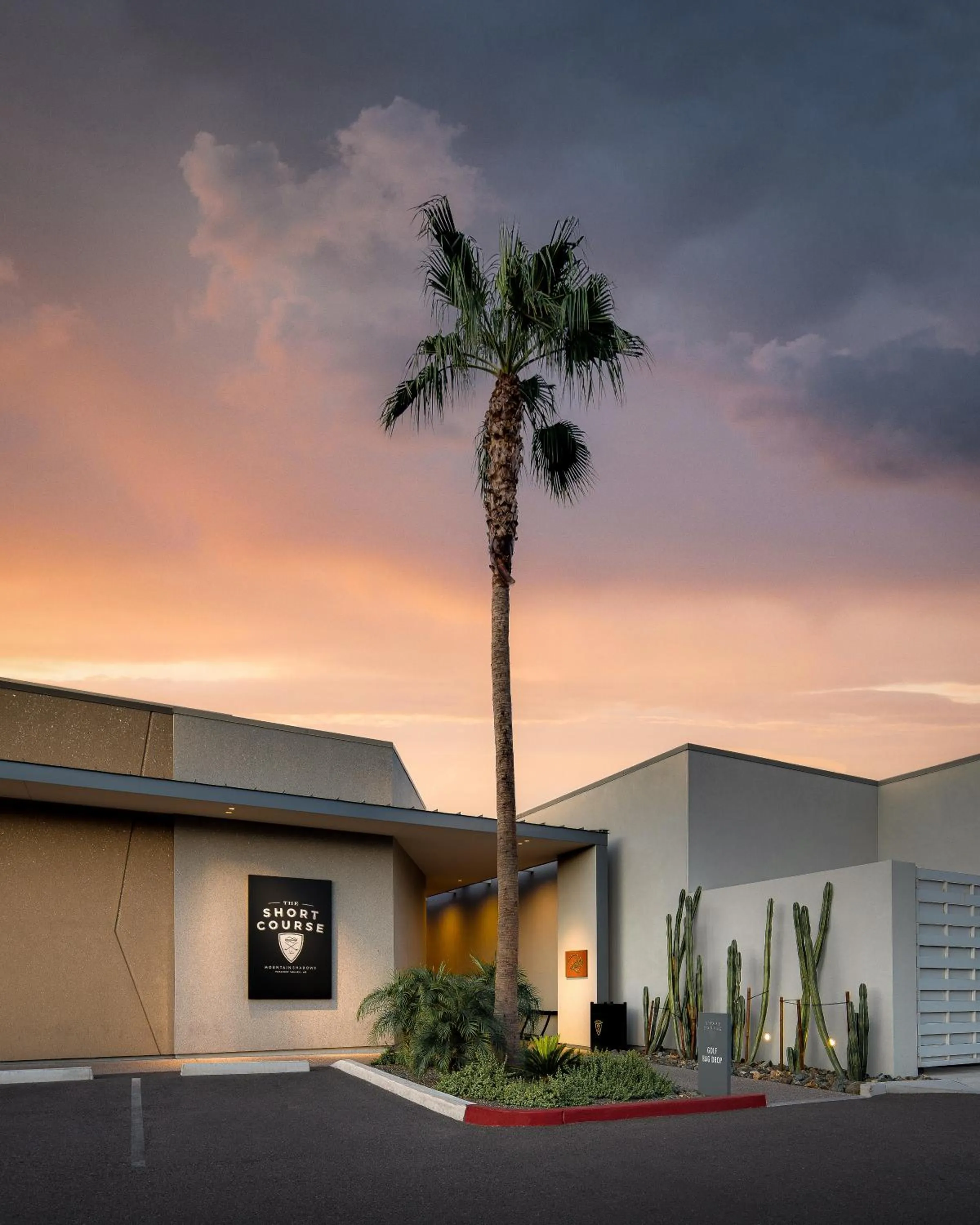 Property building in Mountain Shadows Resort Scottsdale