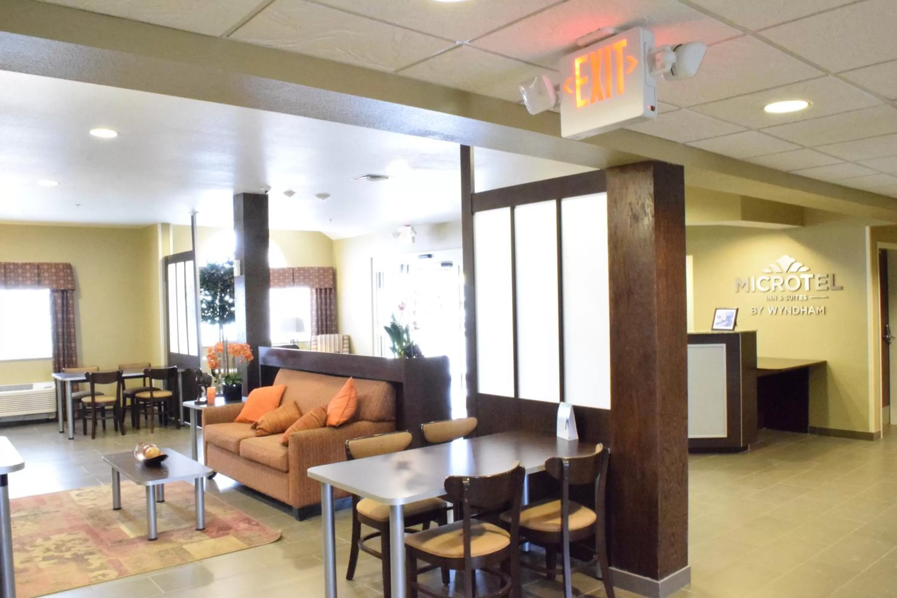 Lobby or reception in Microtel Inn and Suites Pecos
