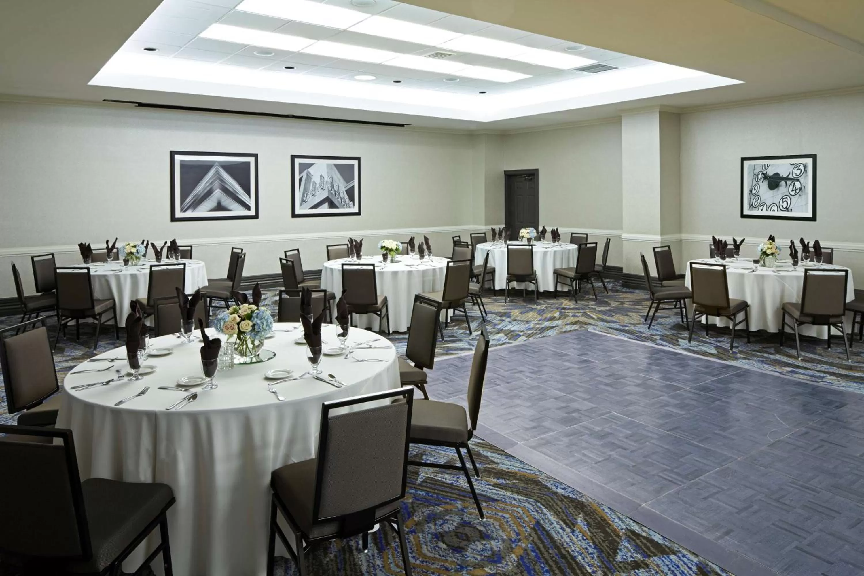 Meeting/conference room in Embassy Suites Los Angeles - International Airport/North