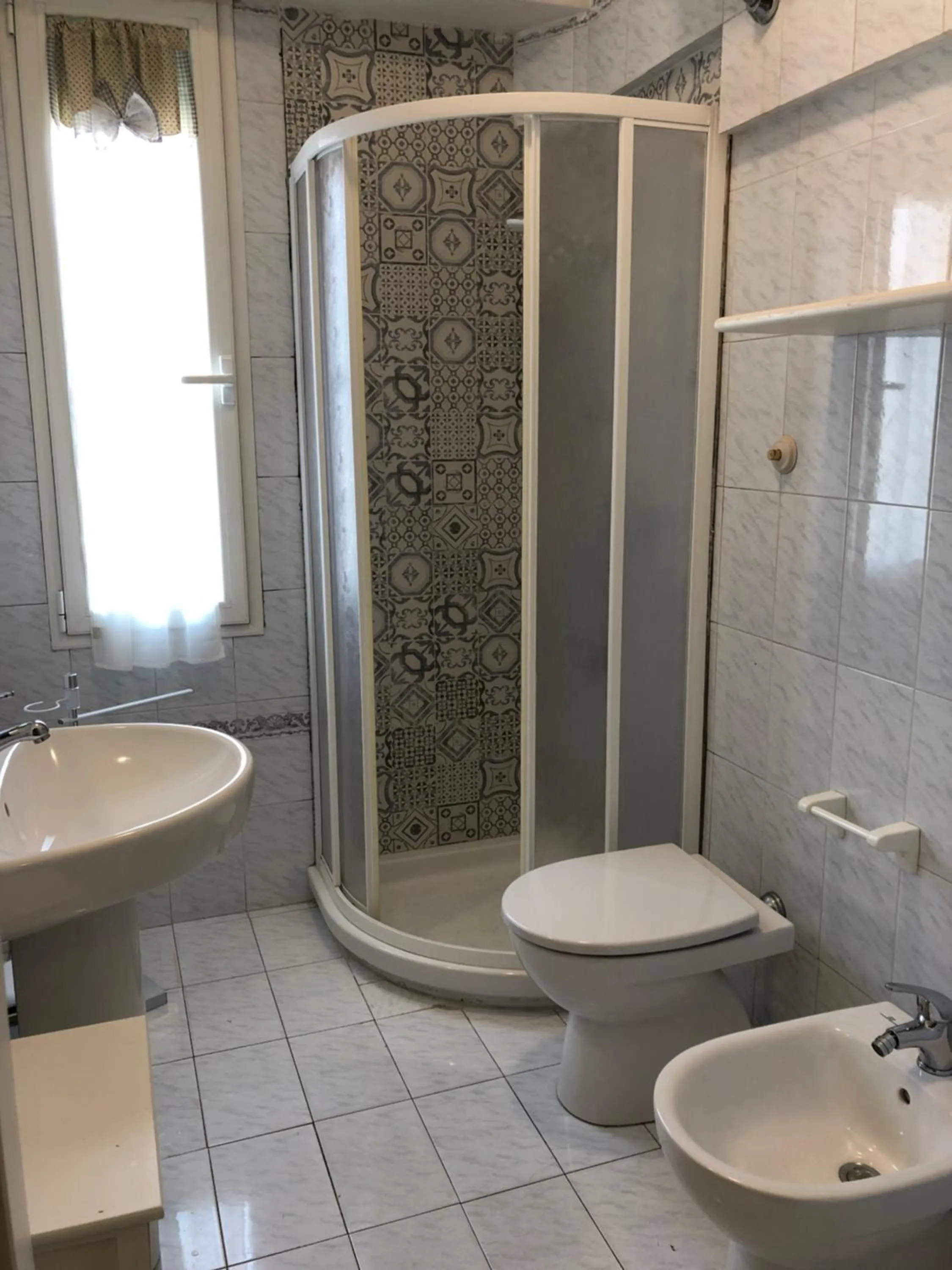 Shower in Albergo La Lampara