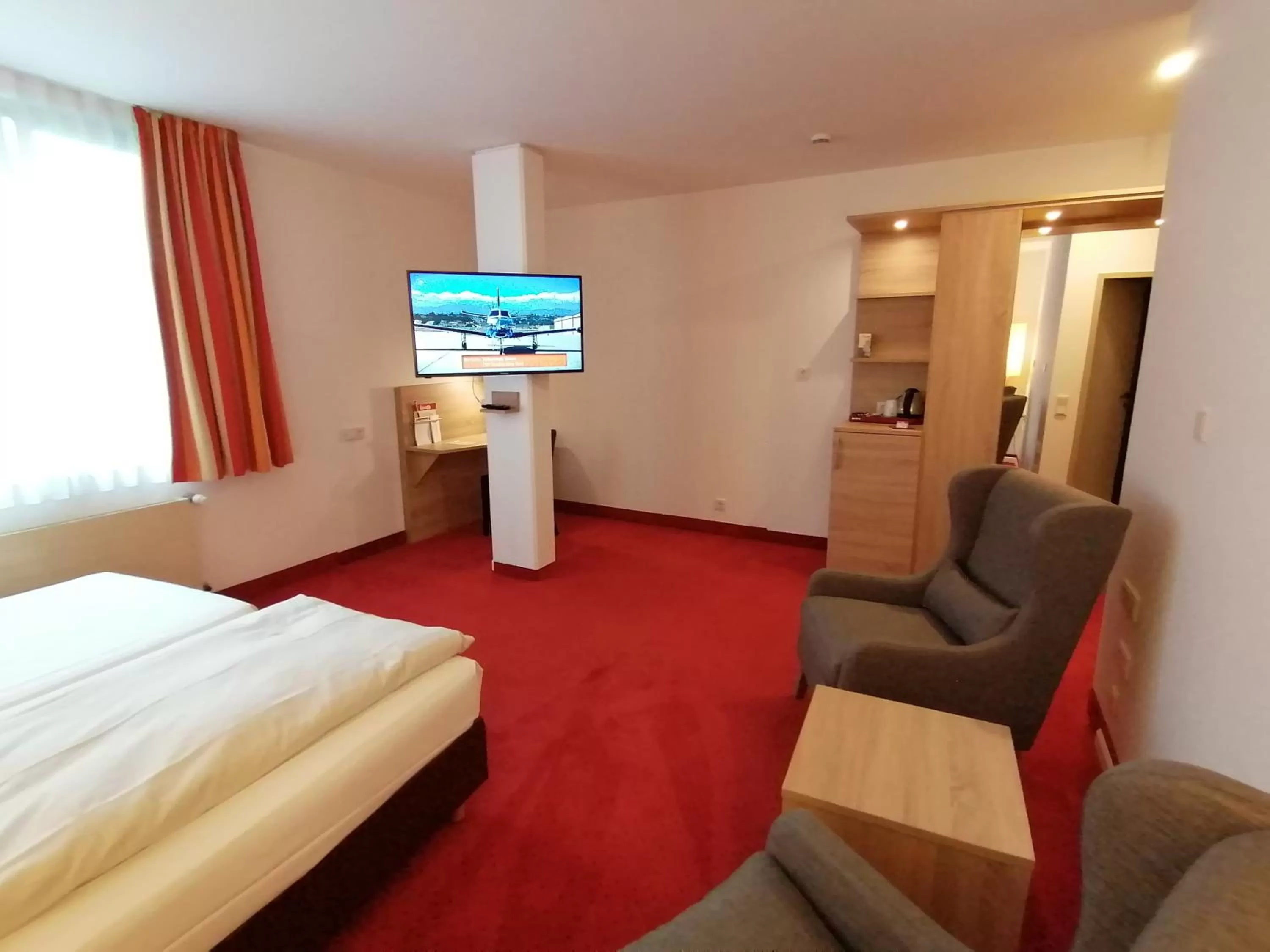 Photo of the whole room, Bed in Montana Hotel Mönchengladbach